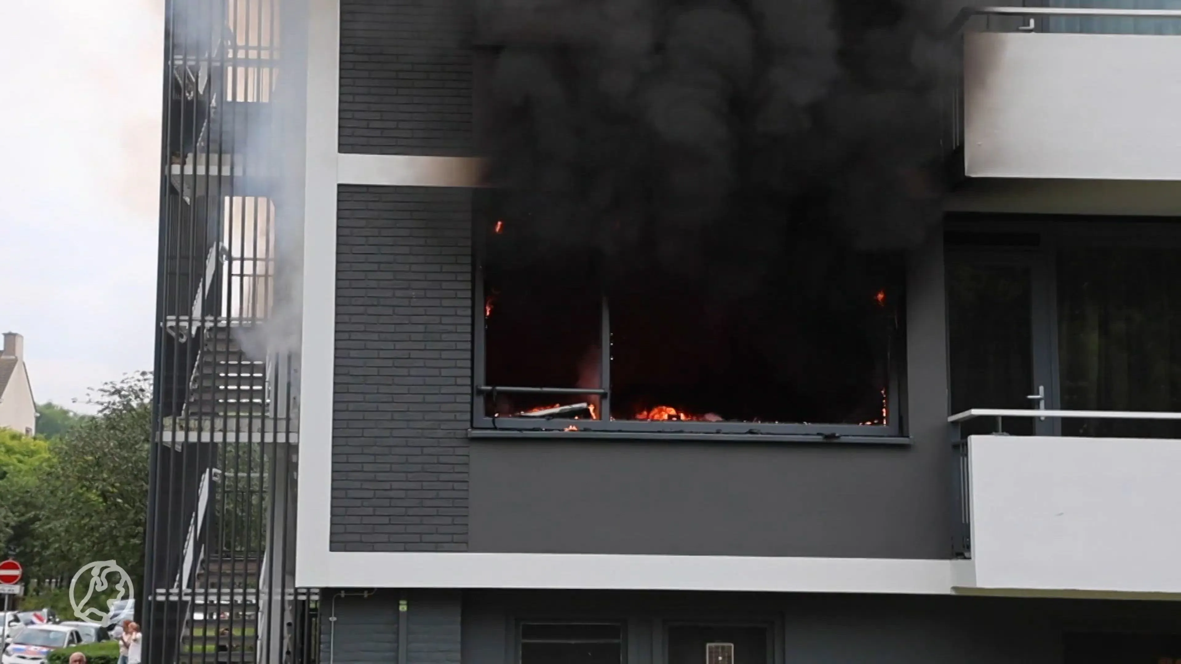 Persoon overlijdt bij woningbrand