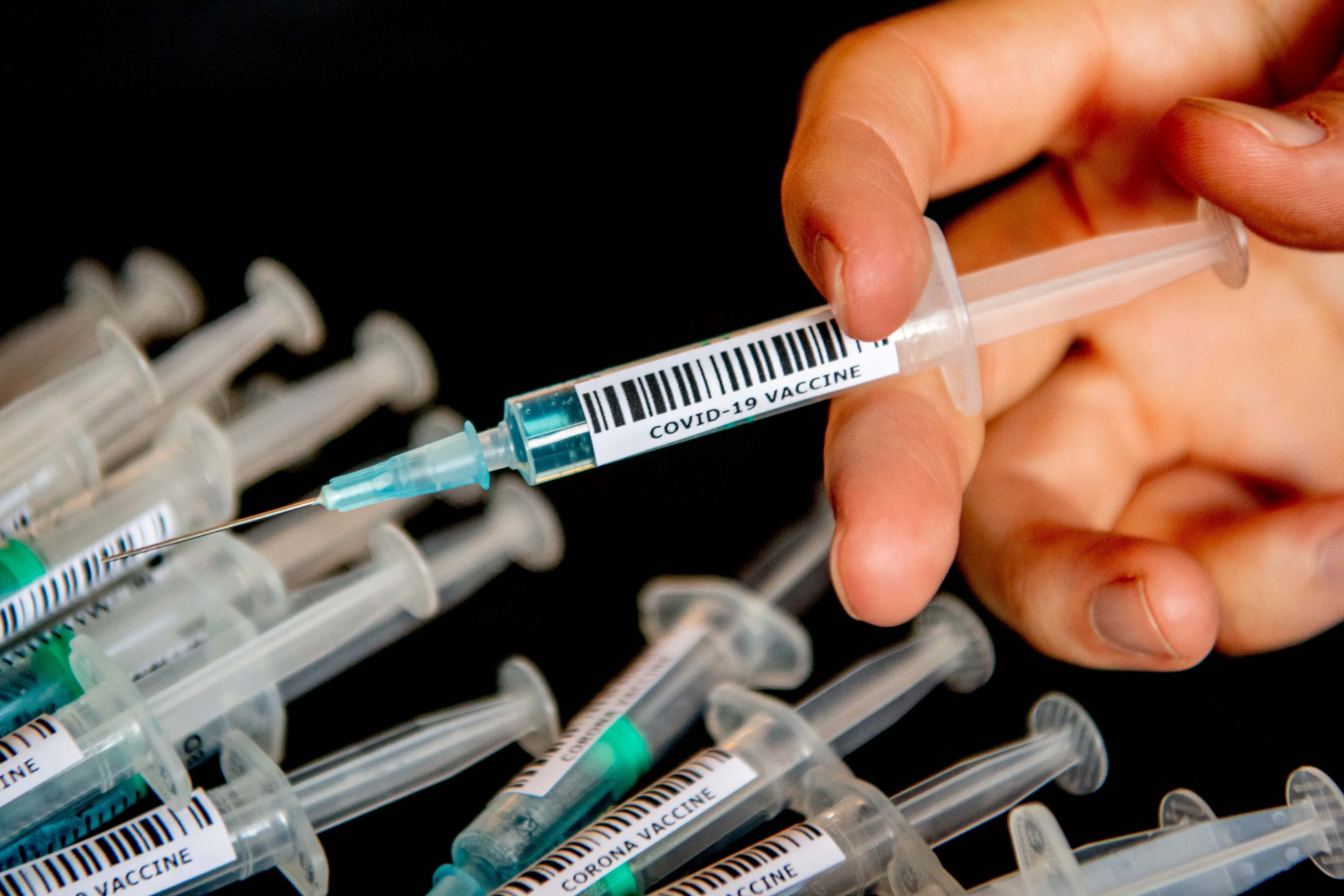 De Jonge: we doen er alles aan om 4 januari te beginnen met vaccineren