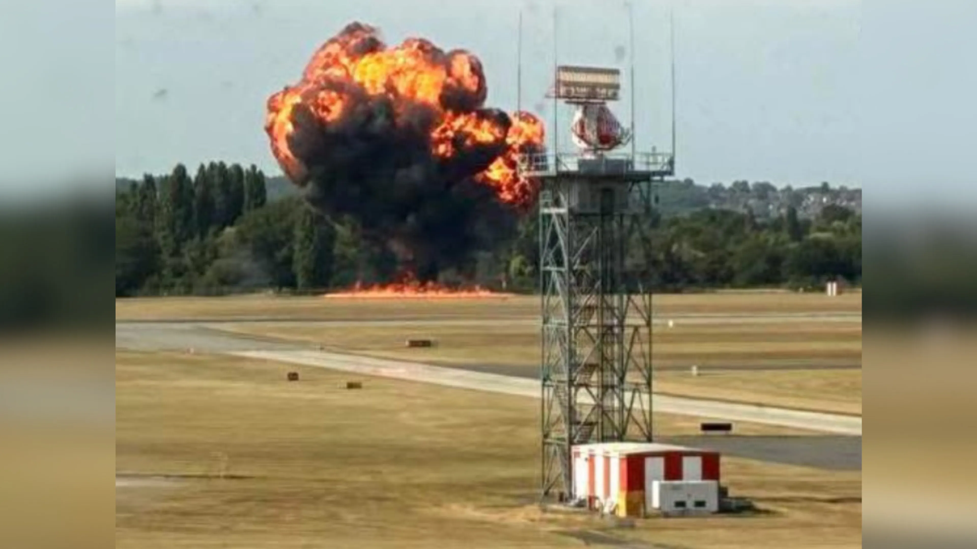 Ooggetuige crash Nederlands privévliegtuig: ‘De piloten zwaaiden nog’