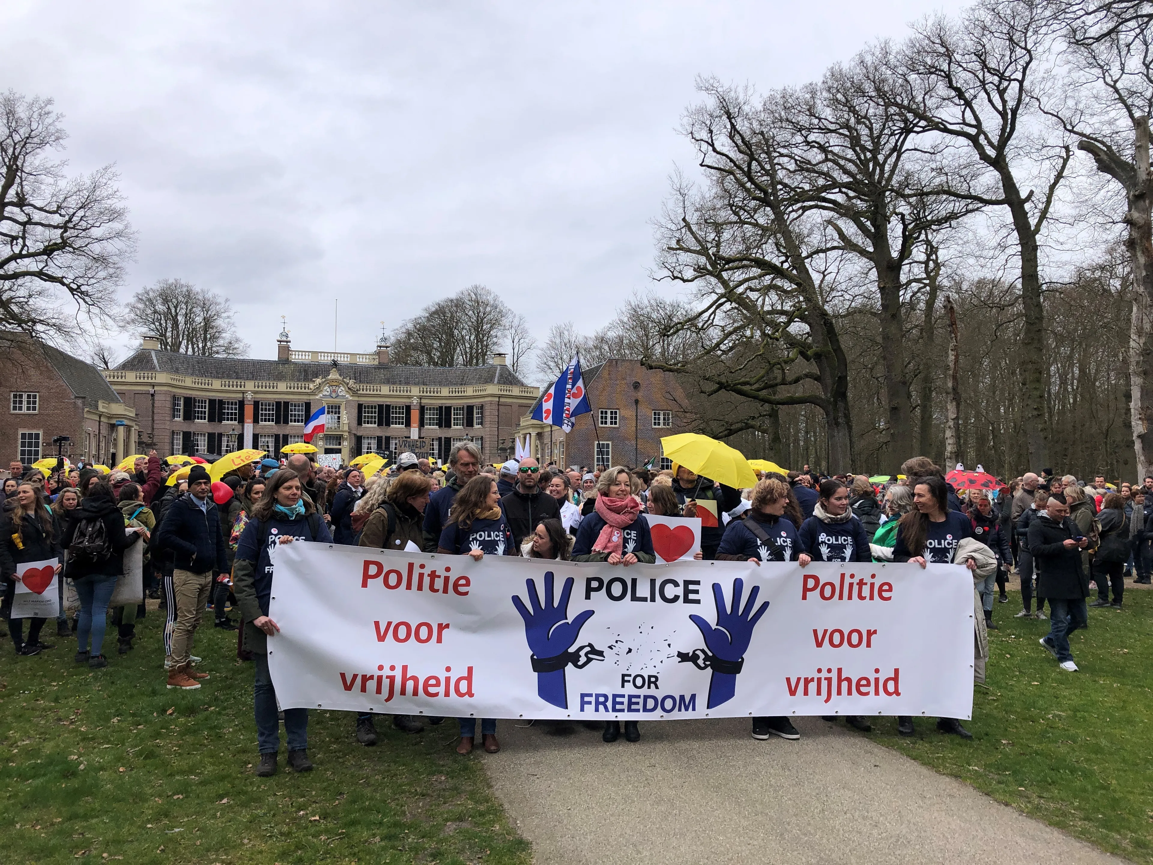 'Paar duizend mensen' lopen vanuit Baarn 'Mars van de menselijke vrijheid'
