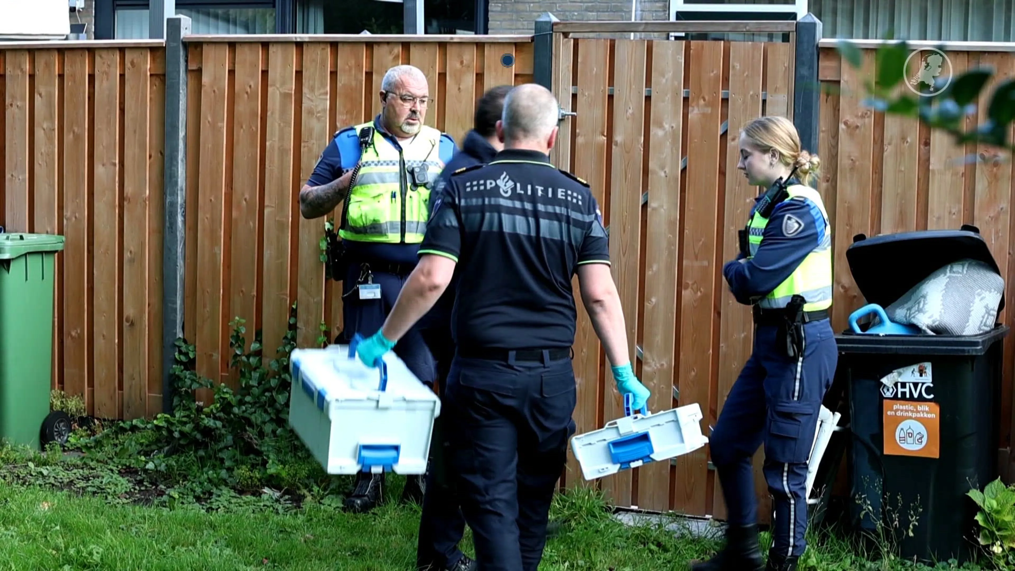 Vrouw dood in woning Zaandam, politie sluit misdrijf niet uit