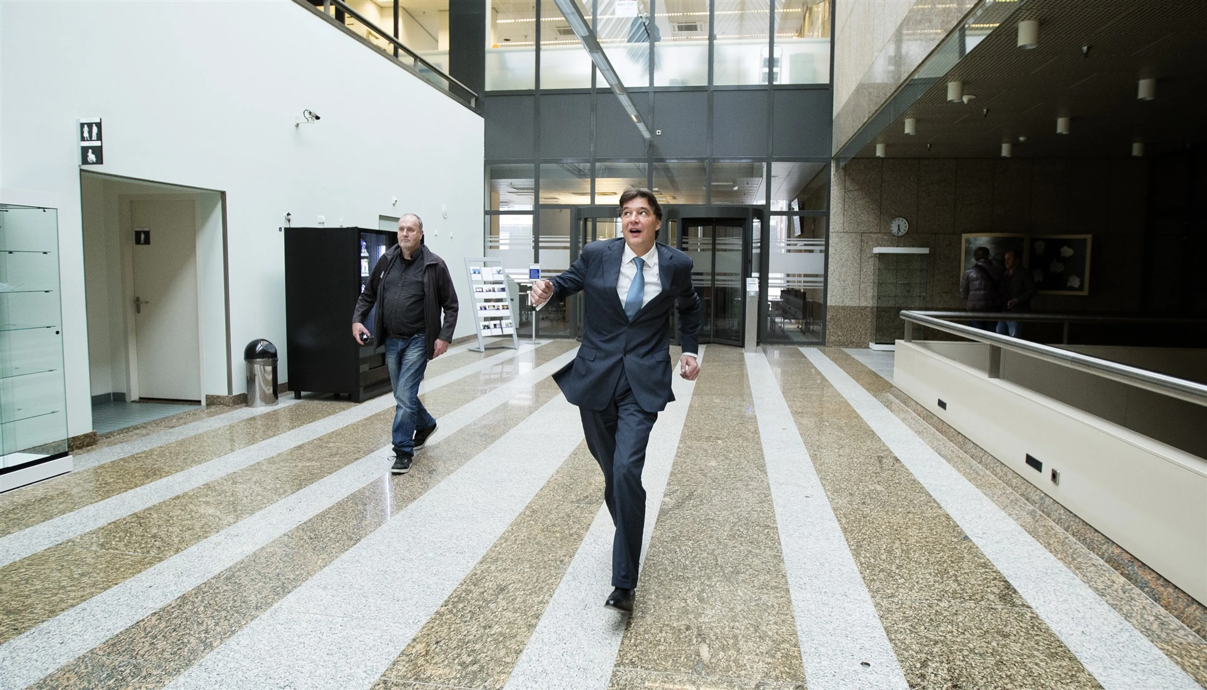 De Roy van Zuydewijn begint nieuwe rechtszaak om partneralimentatie