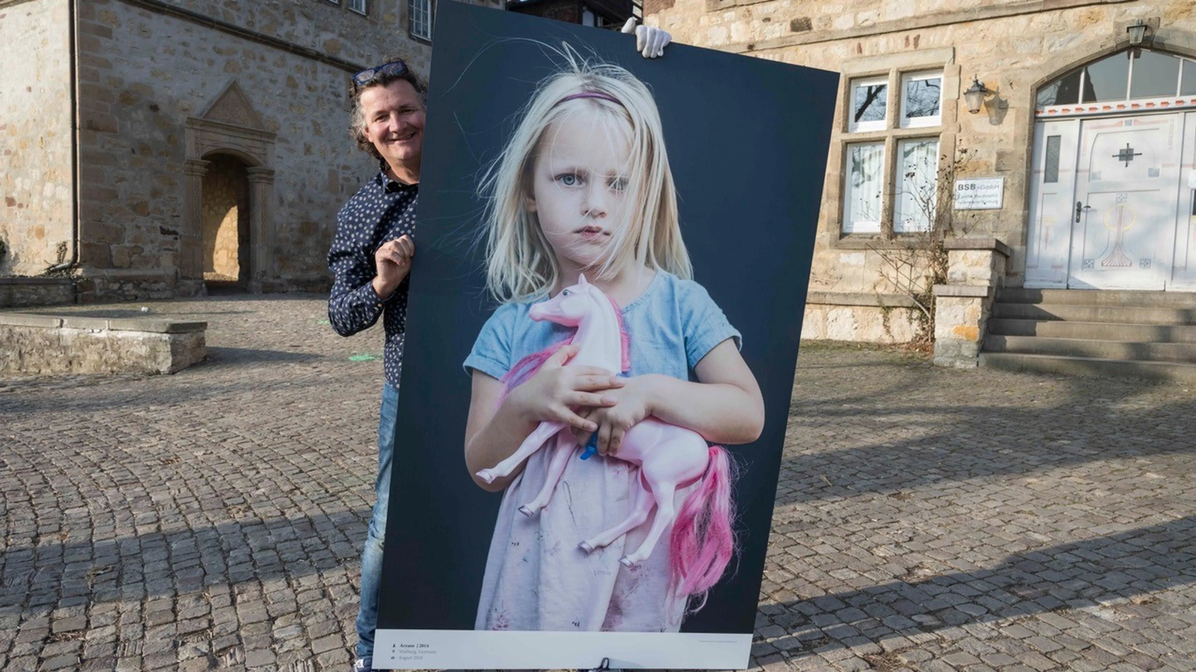 Bestolen fotograaf heeft liefdevolle boodschap voor dader: 'Ik ben niet haatdragend'