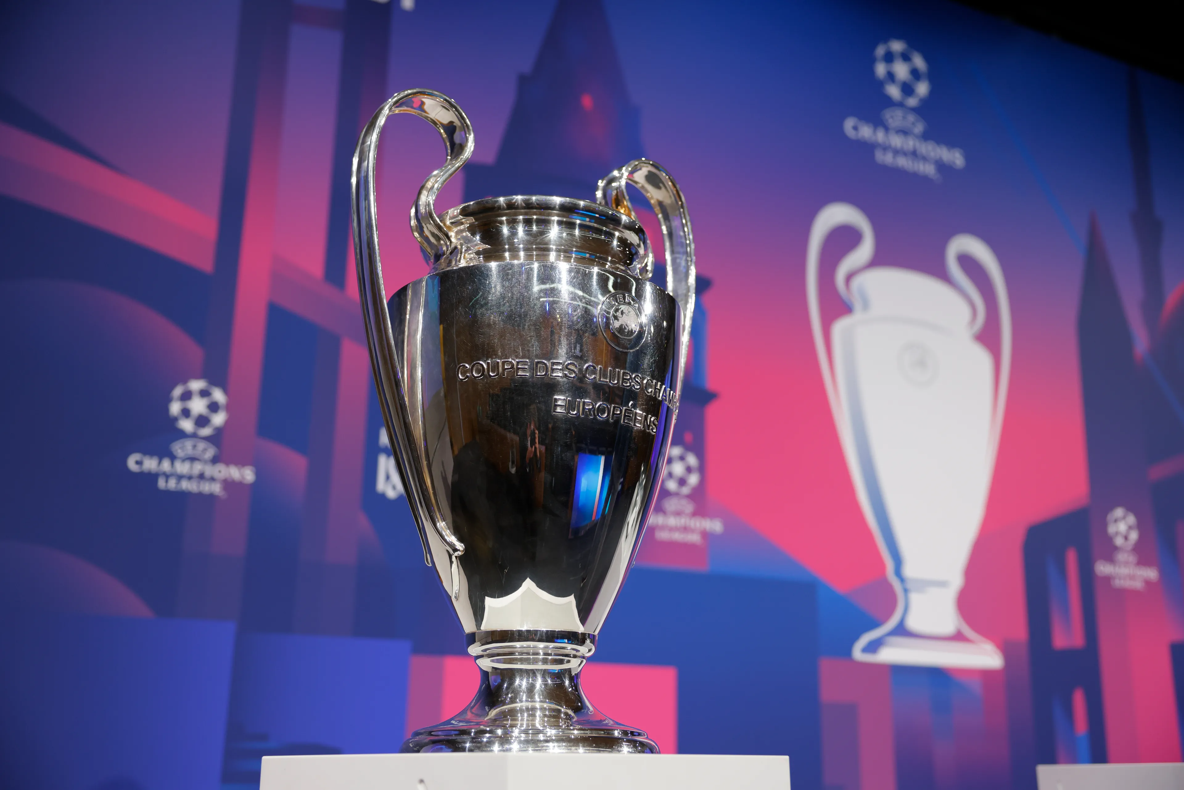 Ajax treft nu Benfica in achtste finales Champions League