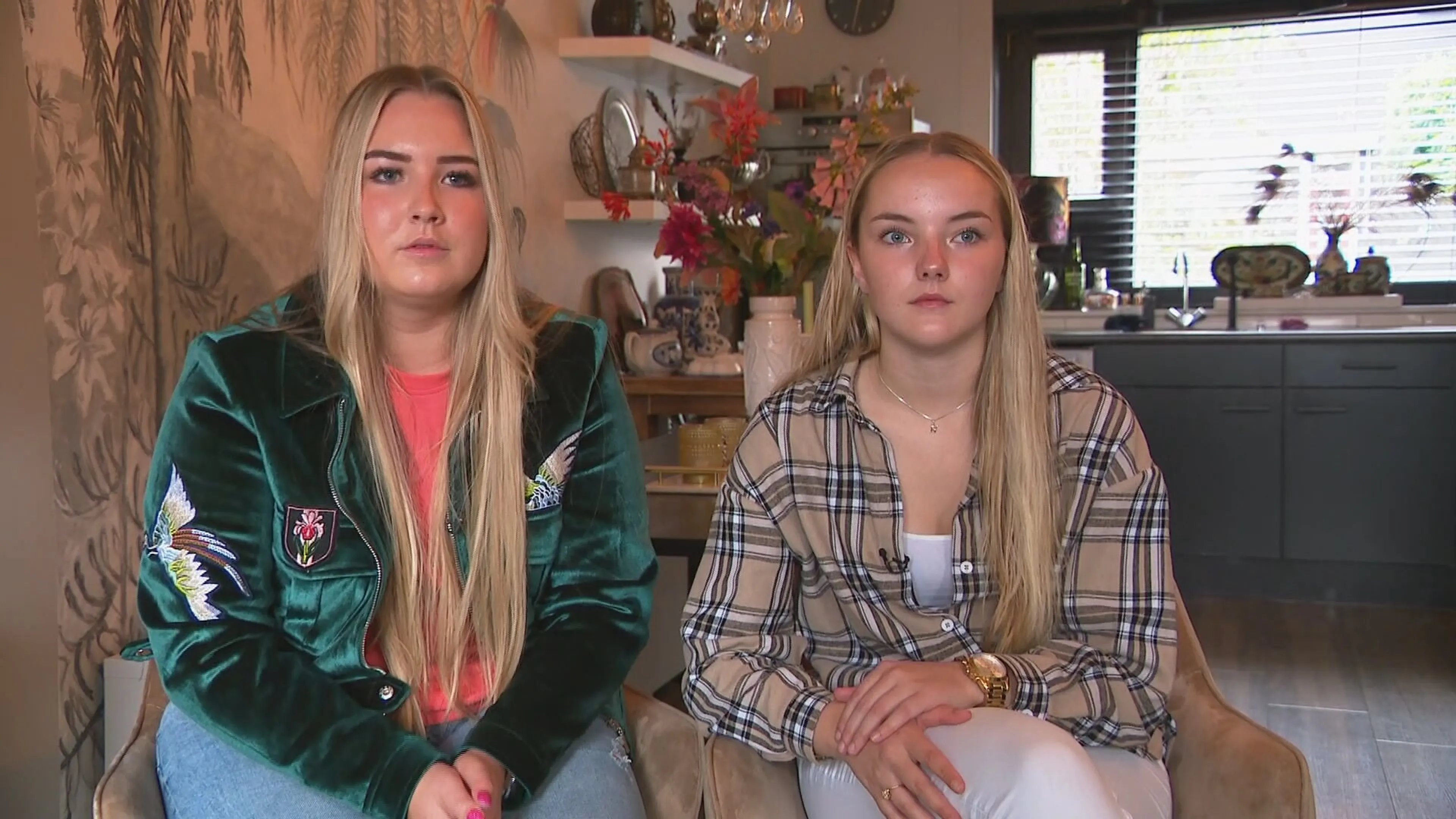 Meerderjarige jongeren zoals Fabiënne (19) en Valerie (18) hoeven niet meer huis uit na overlijden ouders