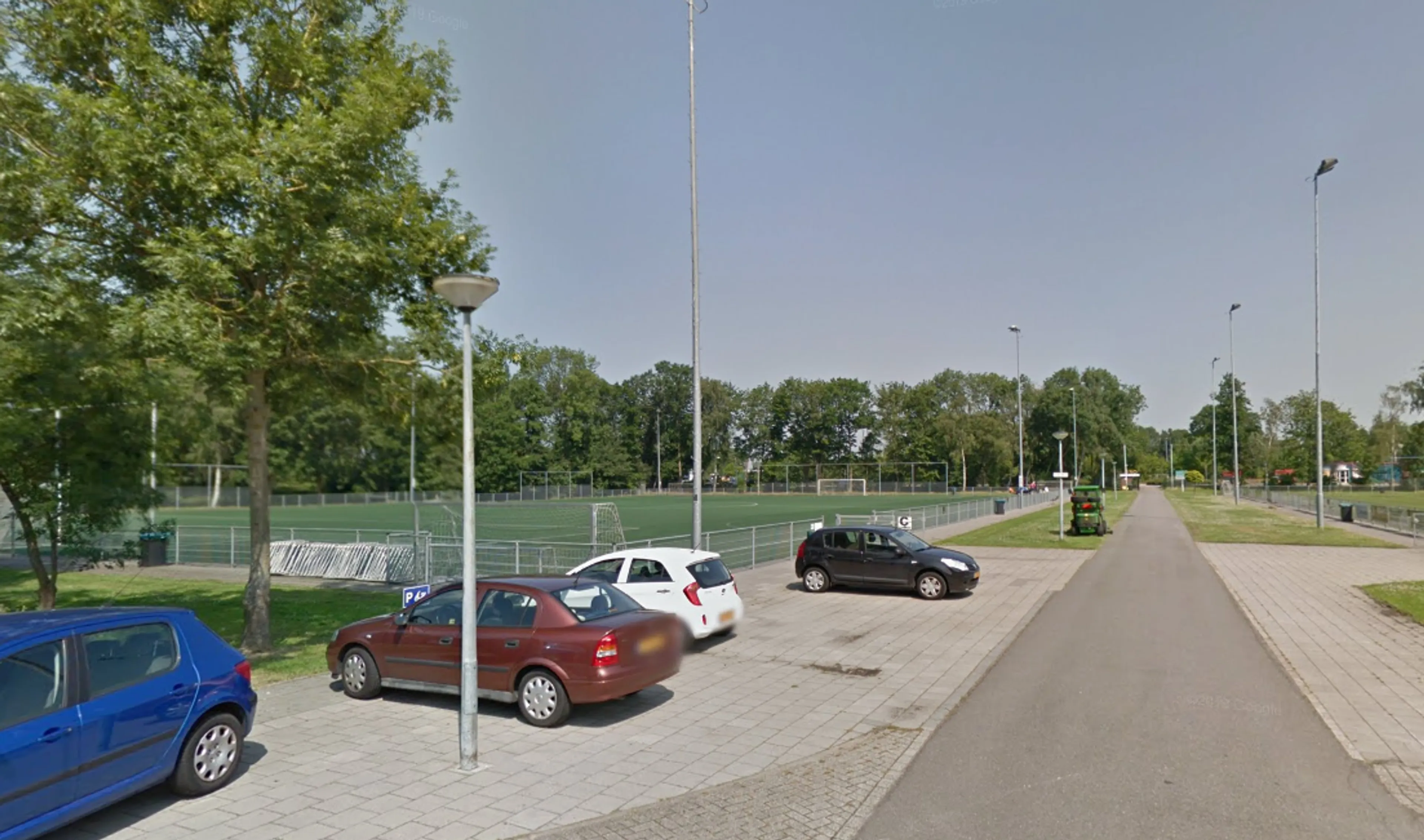 Handgranaten en witwaspraktijken: Oostzaan sluit voetbalclub wegens onveiligheid