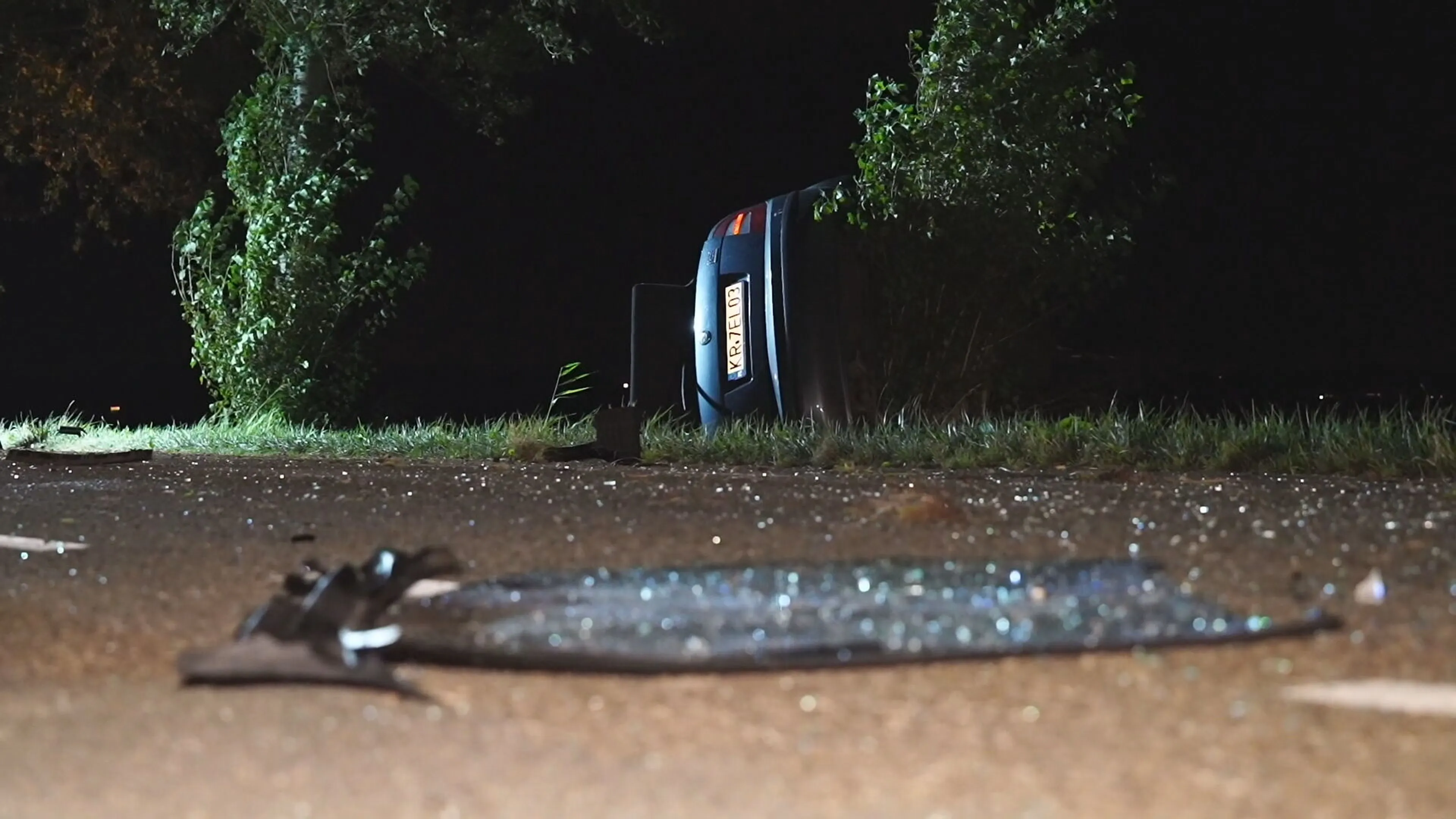 Twee doden bij frontale botsing in Dirksland, mogelijke bestuurder aangehouden