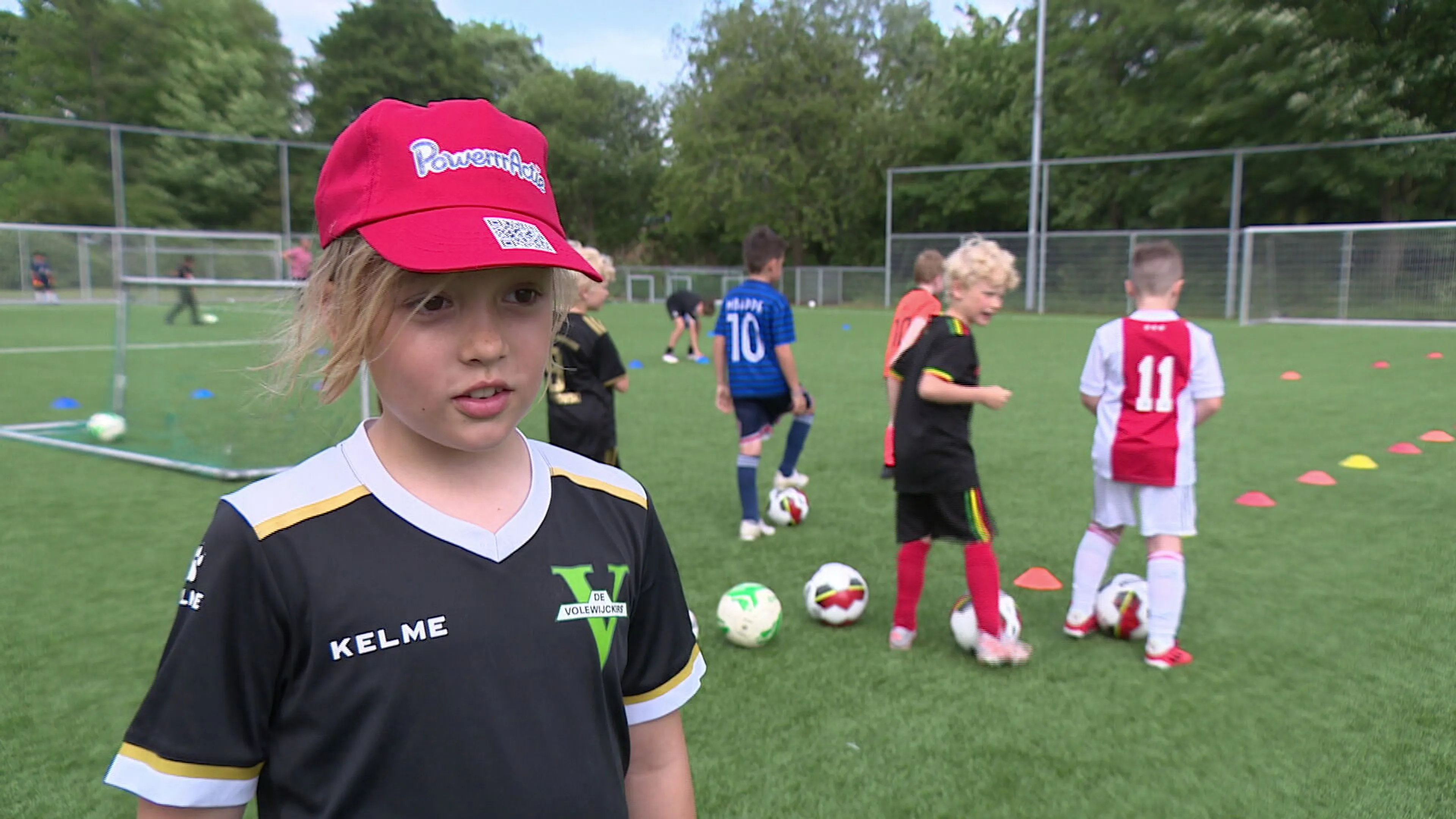 Dankzij het Jeugdfonds kan Riley weer voetballen: 'Vraag om hulp, doe het gewoon'