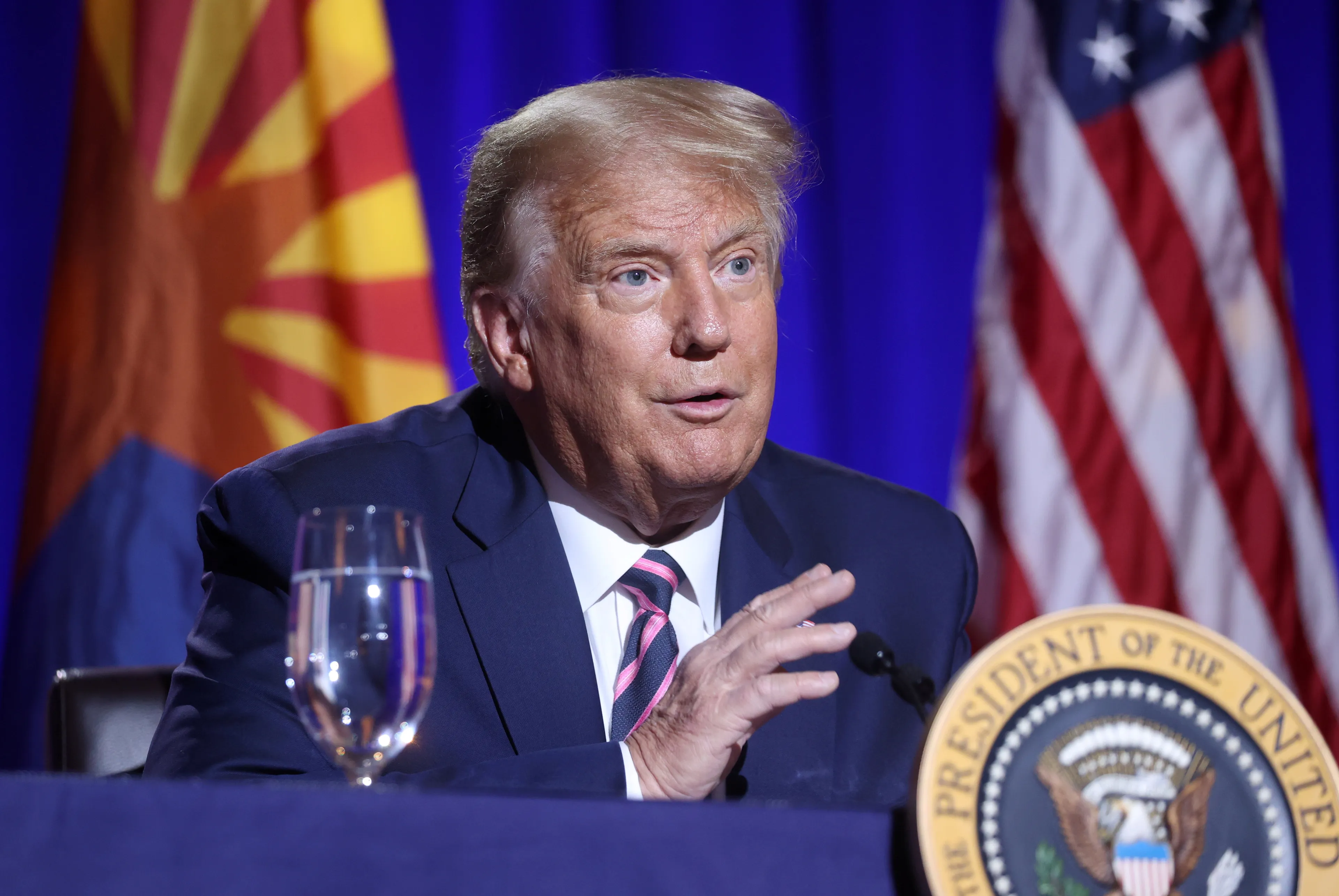 Amerikaanse president Trump: coronavaccin mogelijk over drie à vier weken