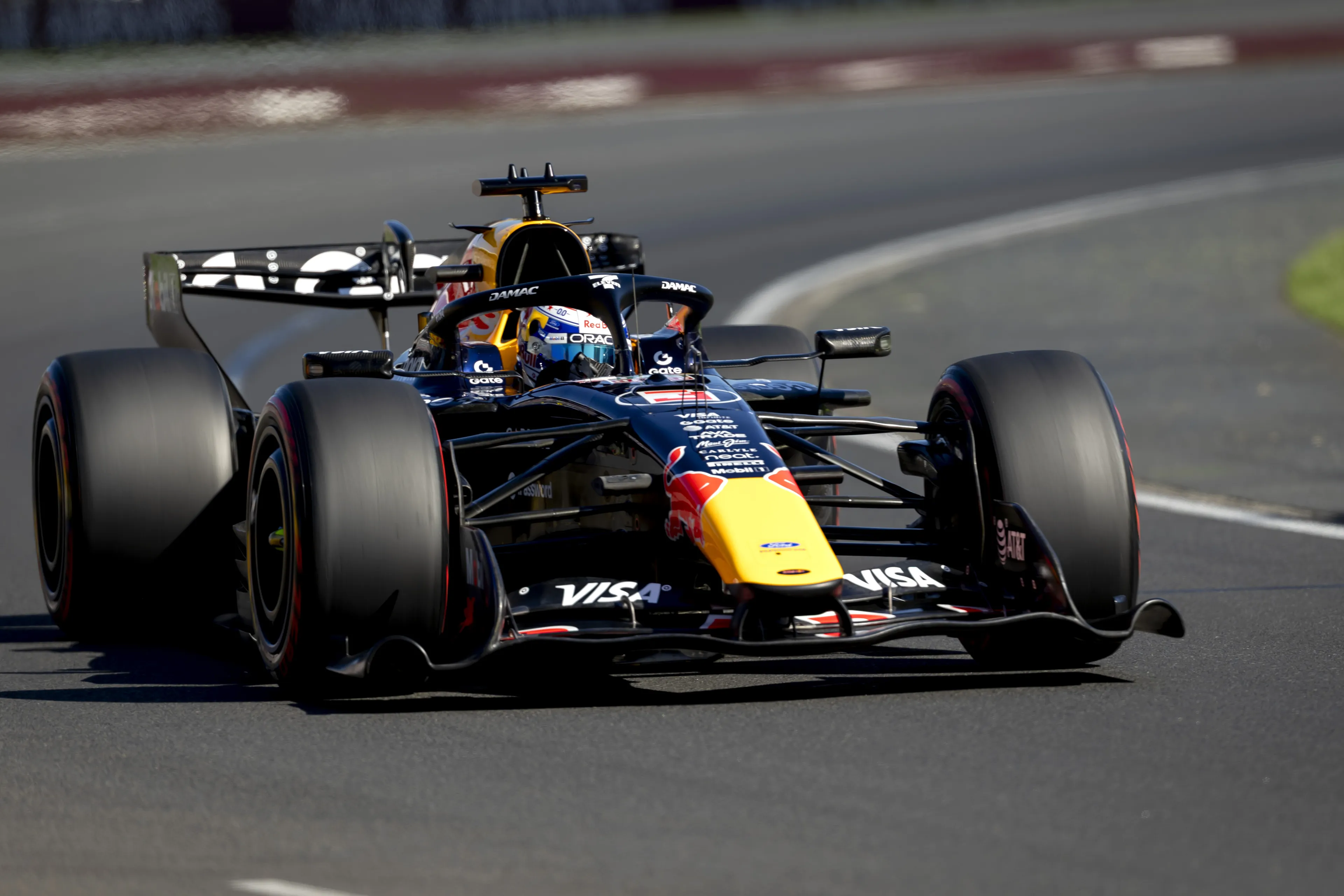 Problemen voor Verstappen in Melbourne: vrije training loopt stroef