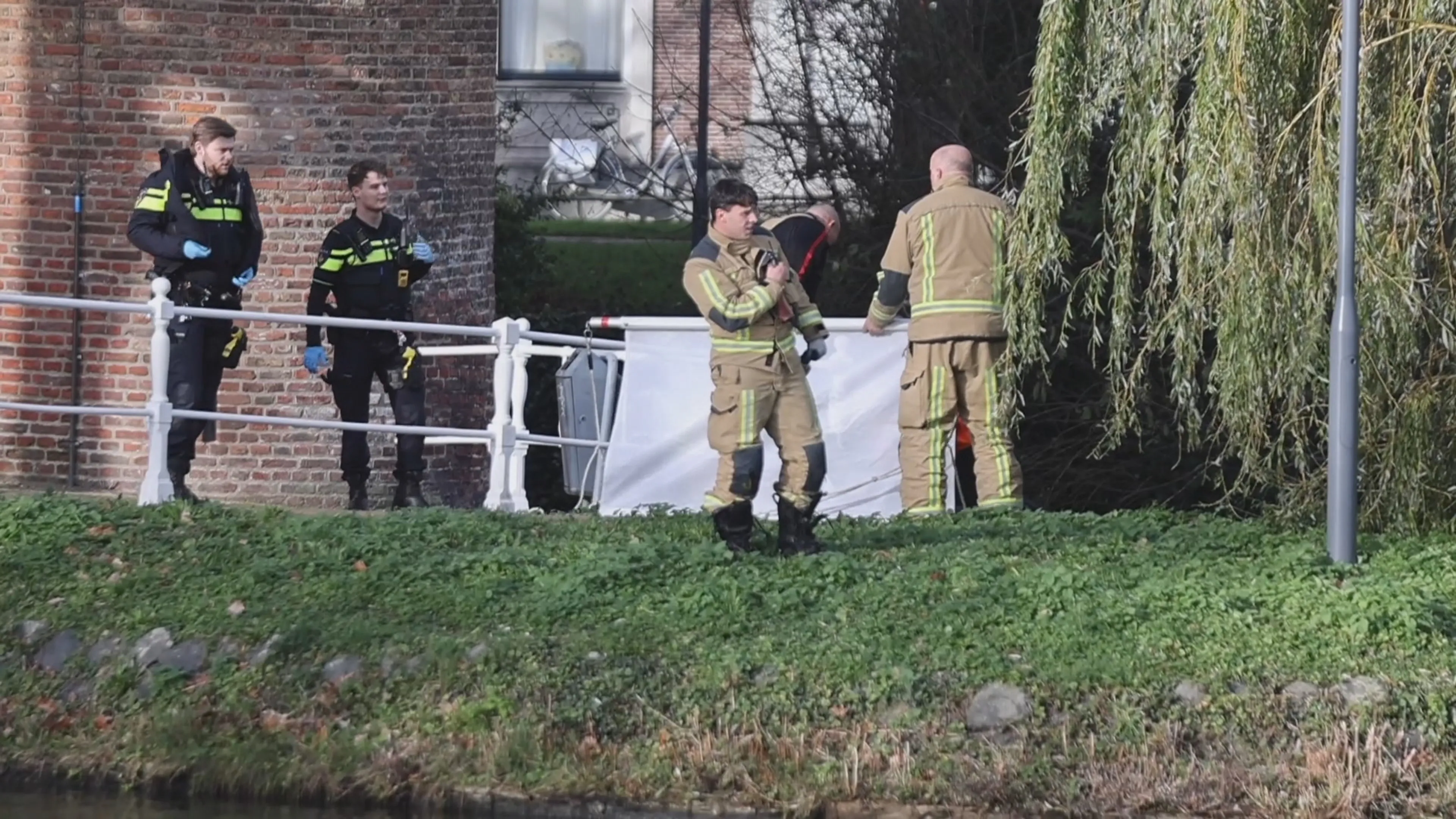 Nog twee doden gevonden in water na dodelijk ongeluk Delft