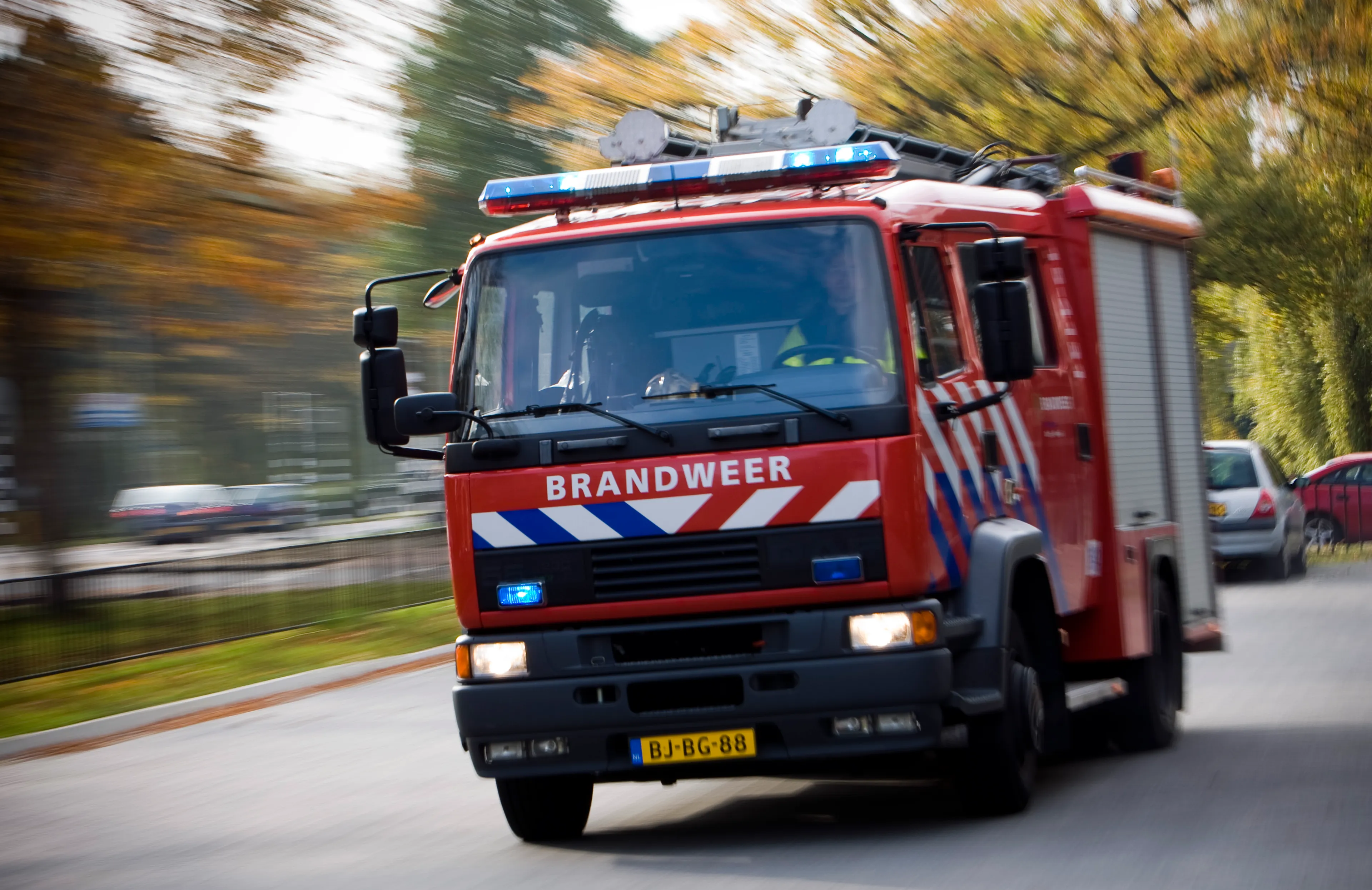Brandweer verbijsterd over straat vol ramptoeristen bij brand 't Harde