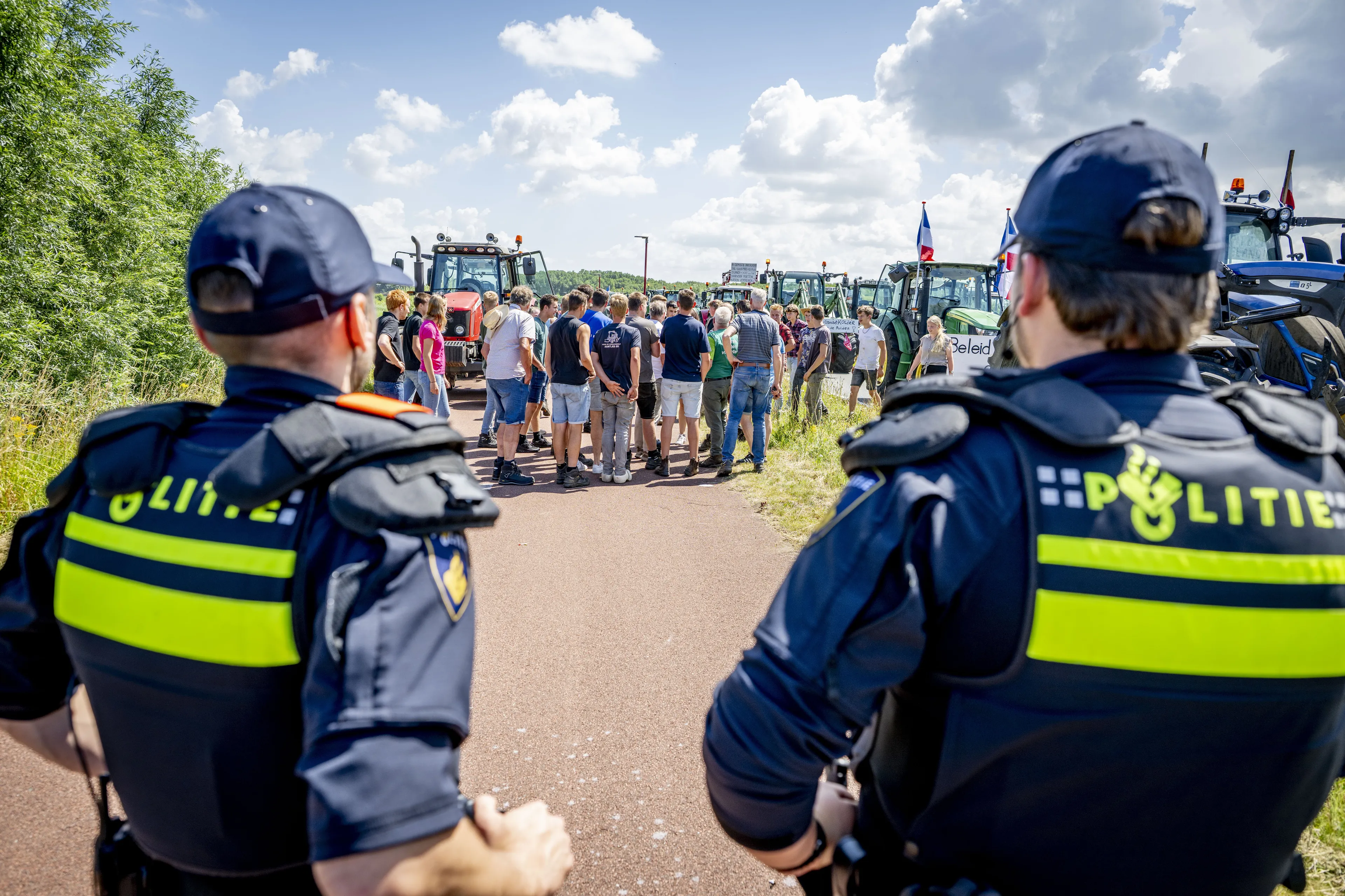 Noodbevel in Den Haag om komst van trekkers bij stikstofdebat
