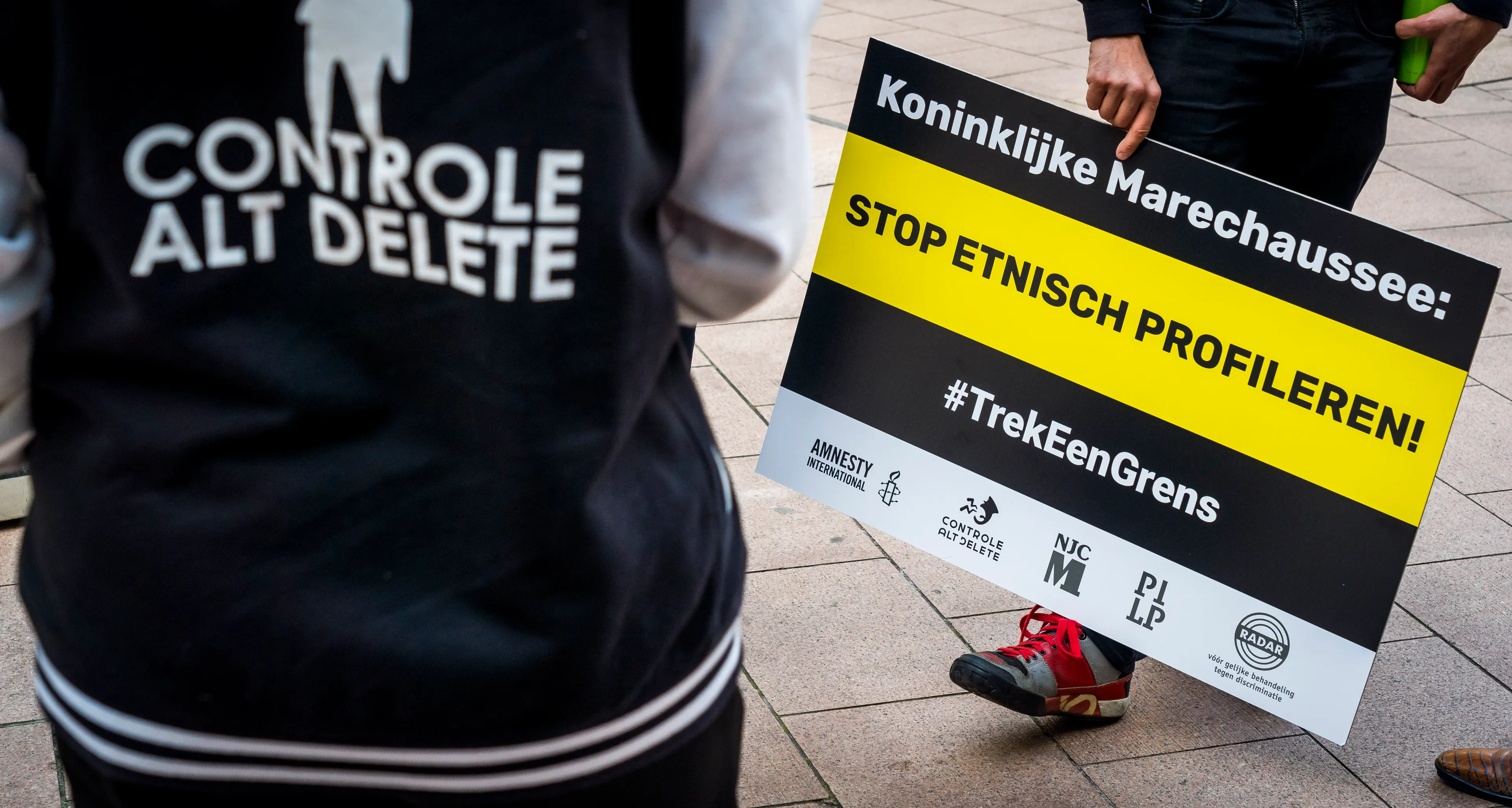 Rechtbank: Marechaussees mogen huidskleur meewegen tijdens grenscontroles