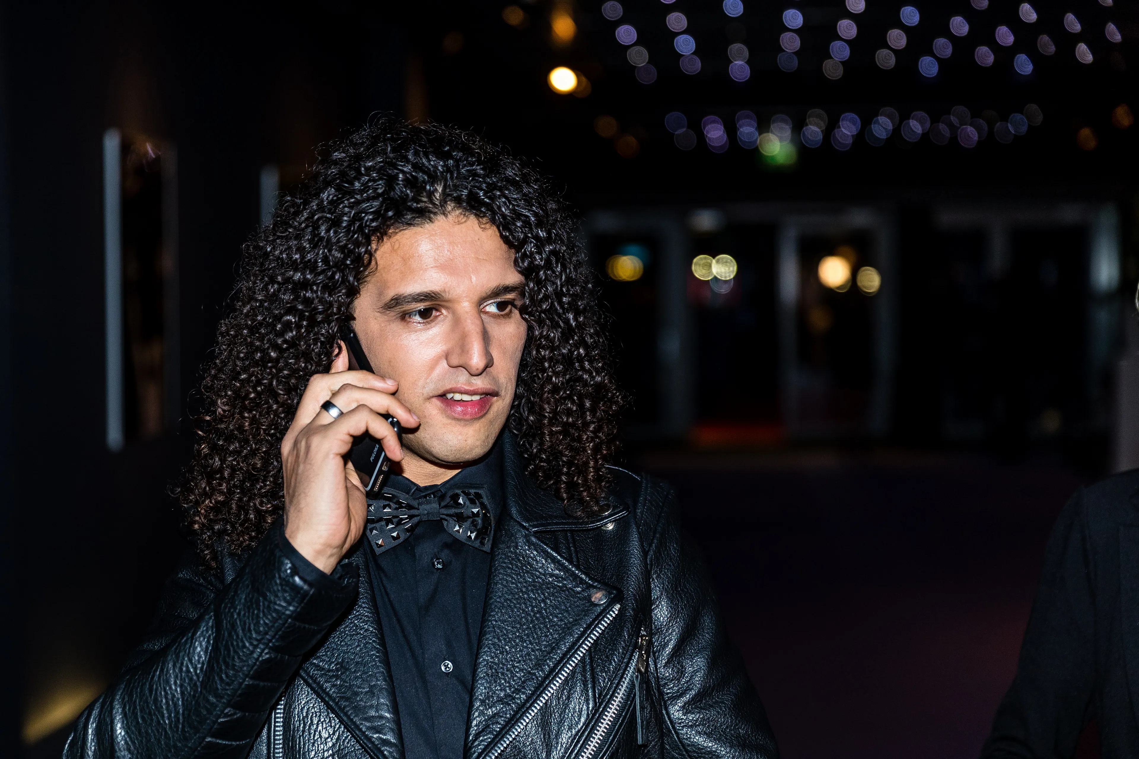 Politie op zoek naar twee verdachten van overval Ali B