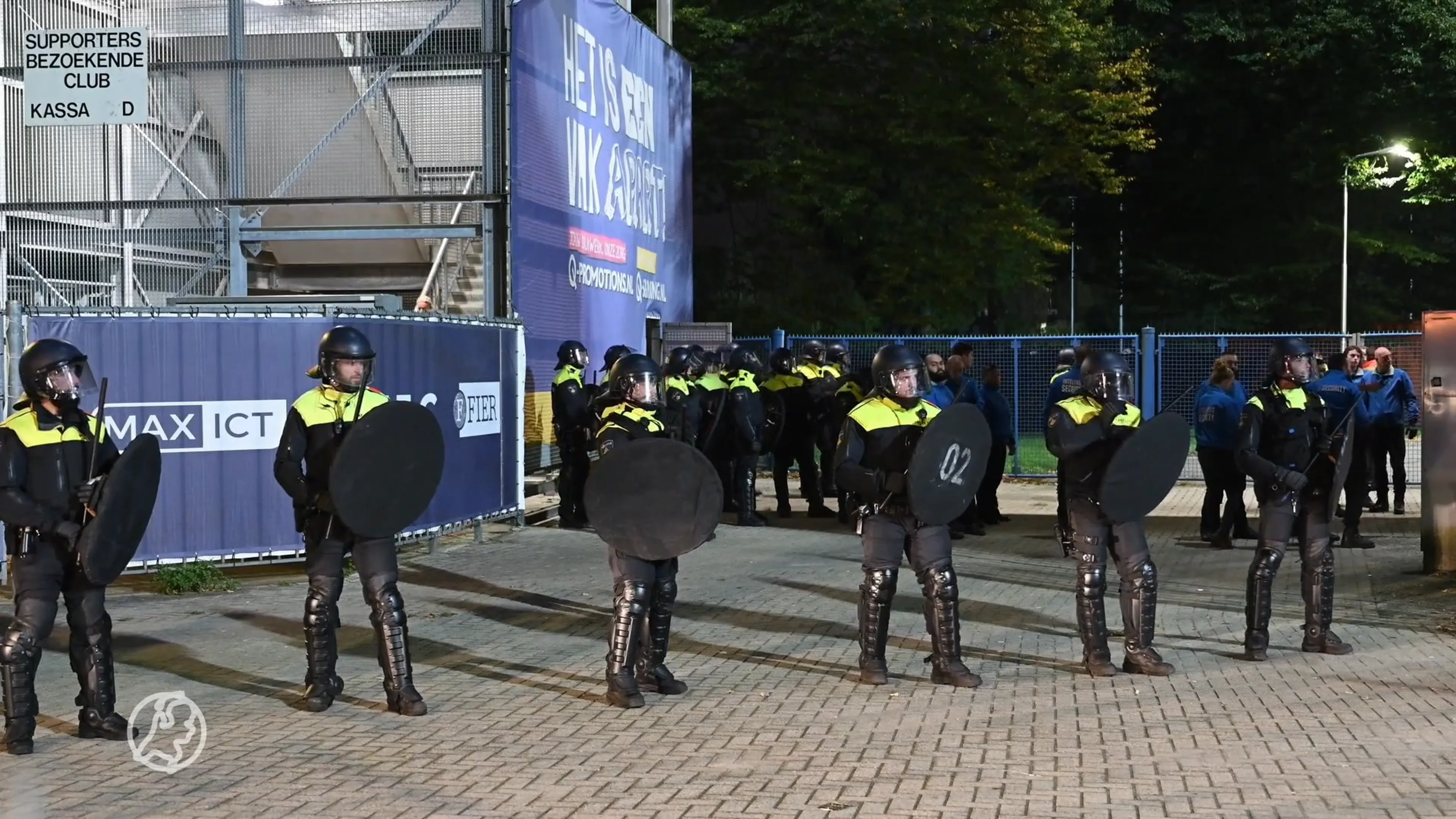 Blijven uitfans welkom bij voetbalwedstrijden? Politiebonden 'heel dicht' bij verbod