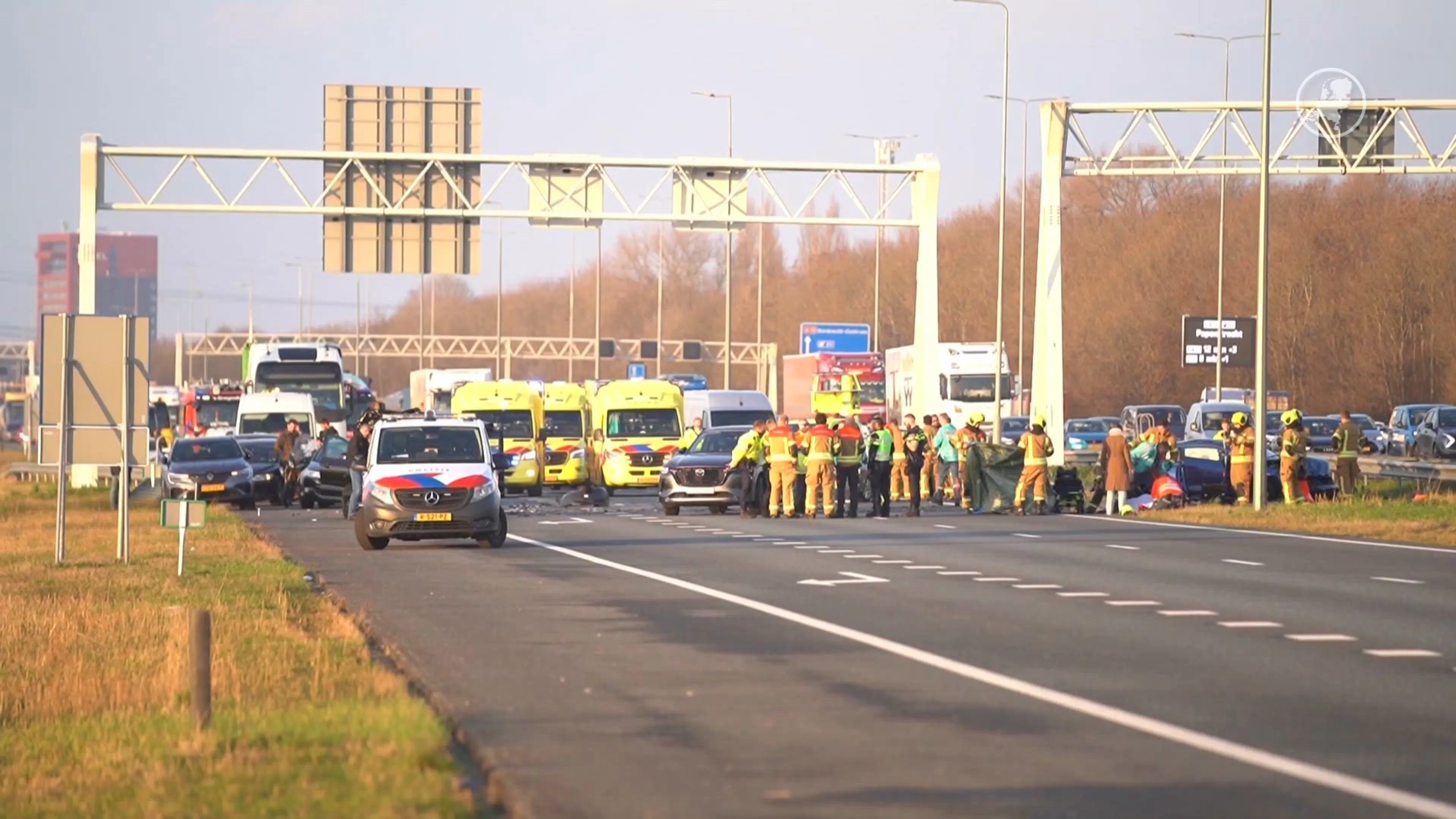 Kettingbotsing op A16 bij Dordrecht: drie gewonden