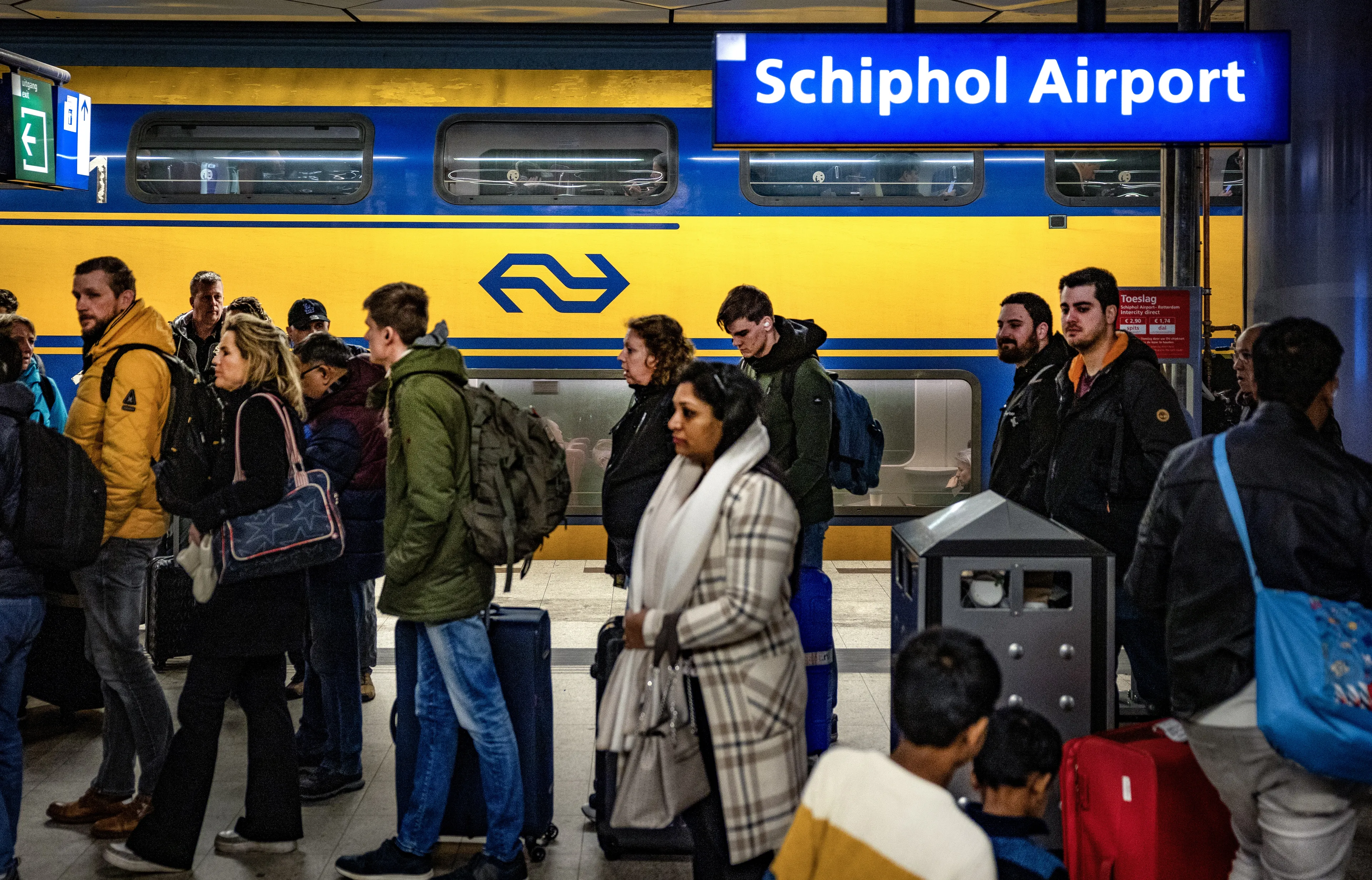 Treinverkeer rond Schiphol plat door kortsluiting, ook problemen bij Breda
