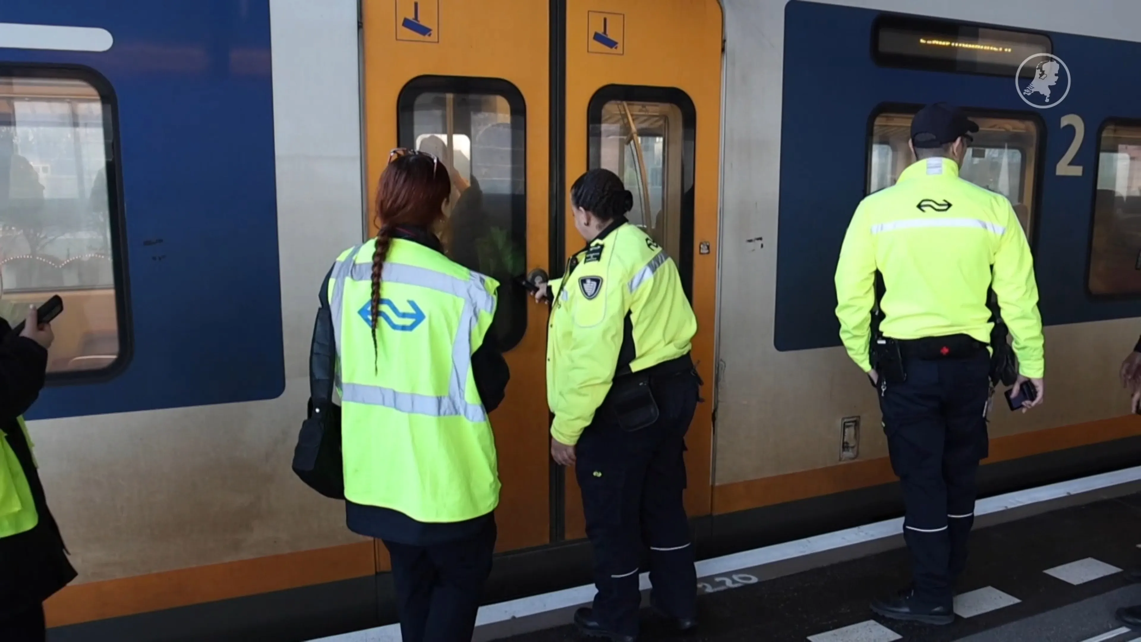 Grote kaartcontrole bij treinstation Voorburg