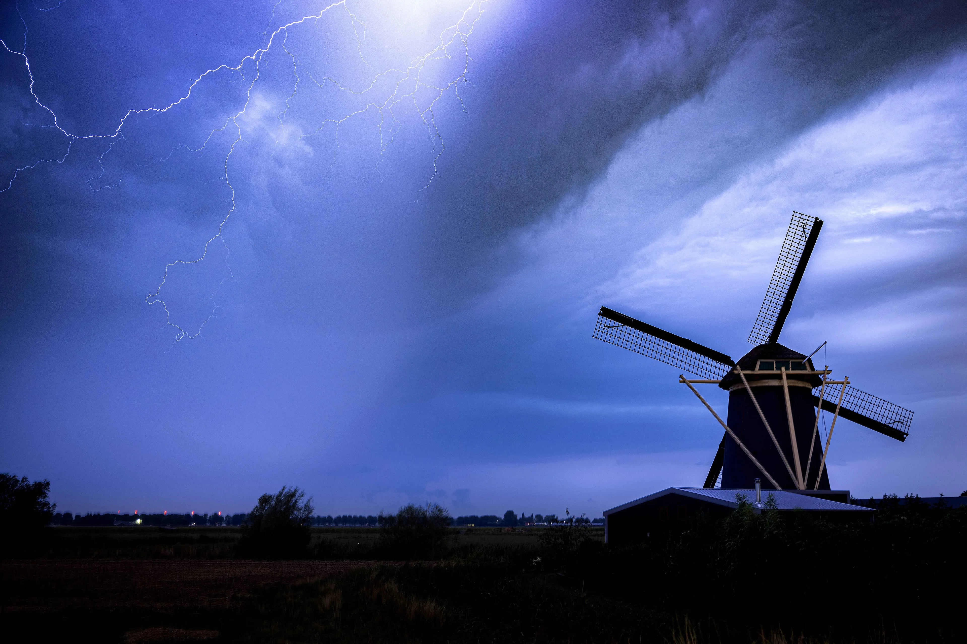 Nederland gebukt onder code oranje: hier zorgt het noodweer voor problemen