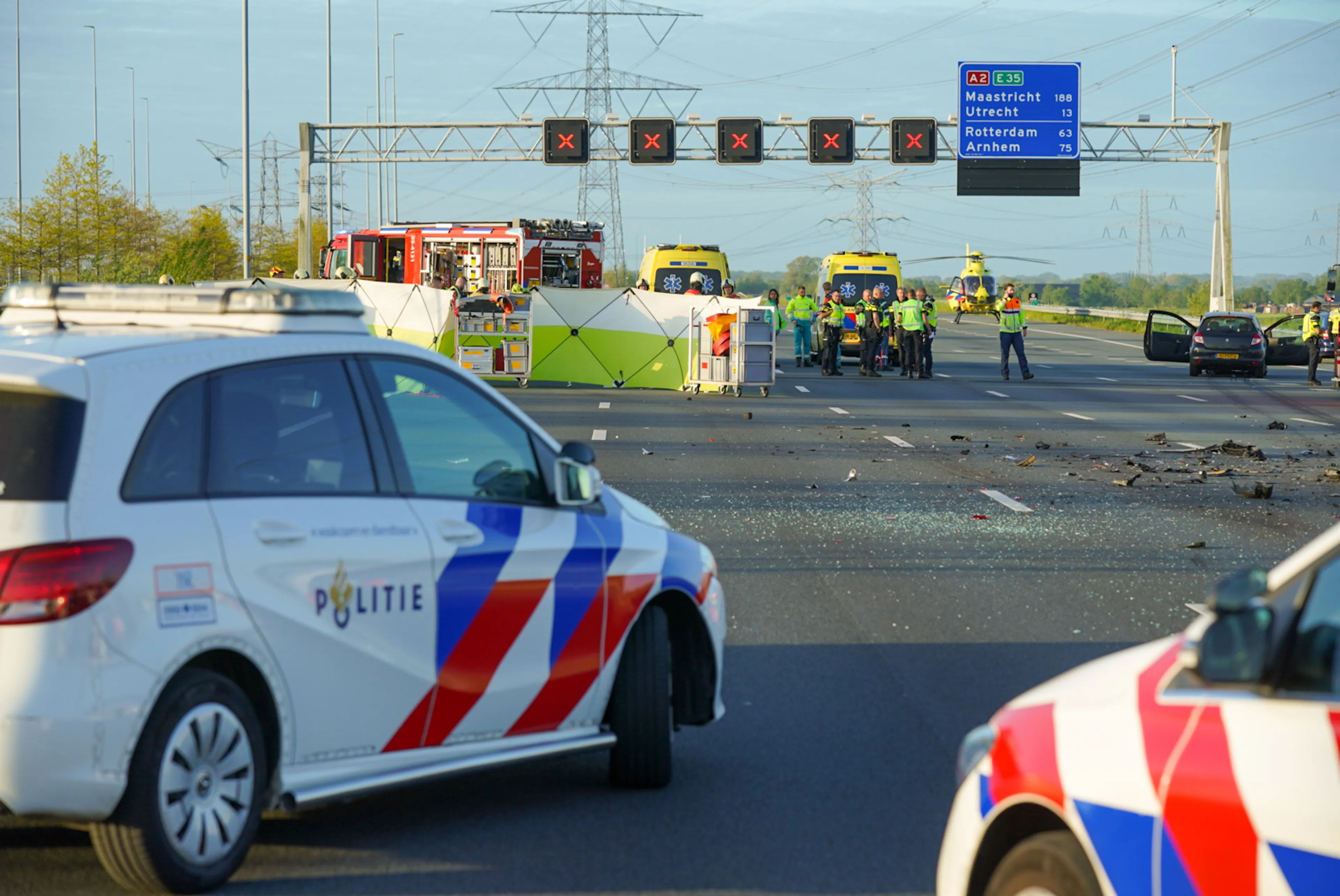 Vijf mensen en hond gewond na ongeval met twee voertuigen op A2 bij Breukelen