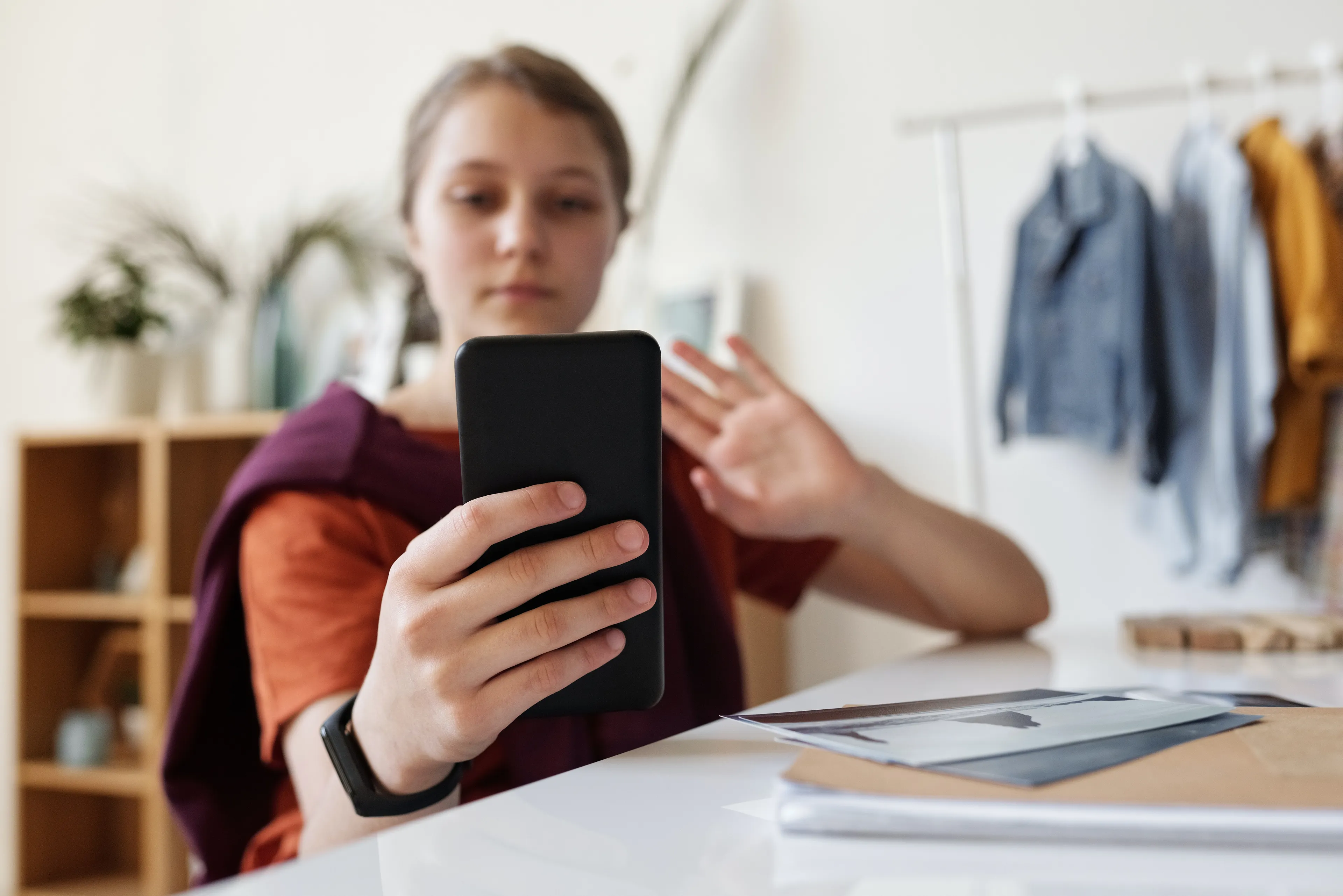 Dief (47) jat telefoon 9-jarig meisje maar wordt opgespoord dankzij volg-app