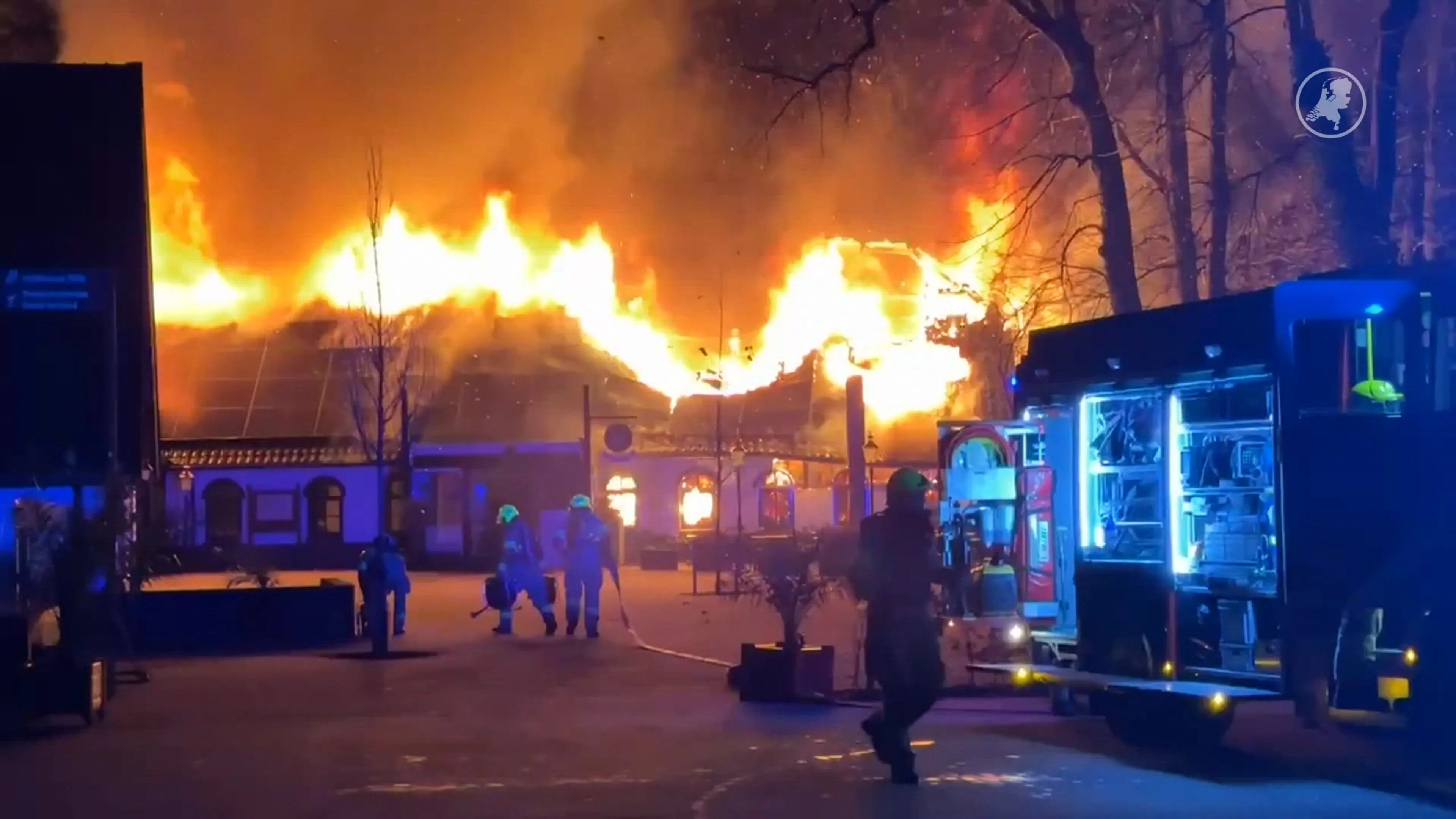 Enorme vlammenzee verwoest restaurant Ede