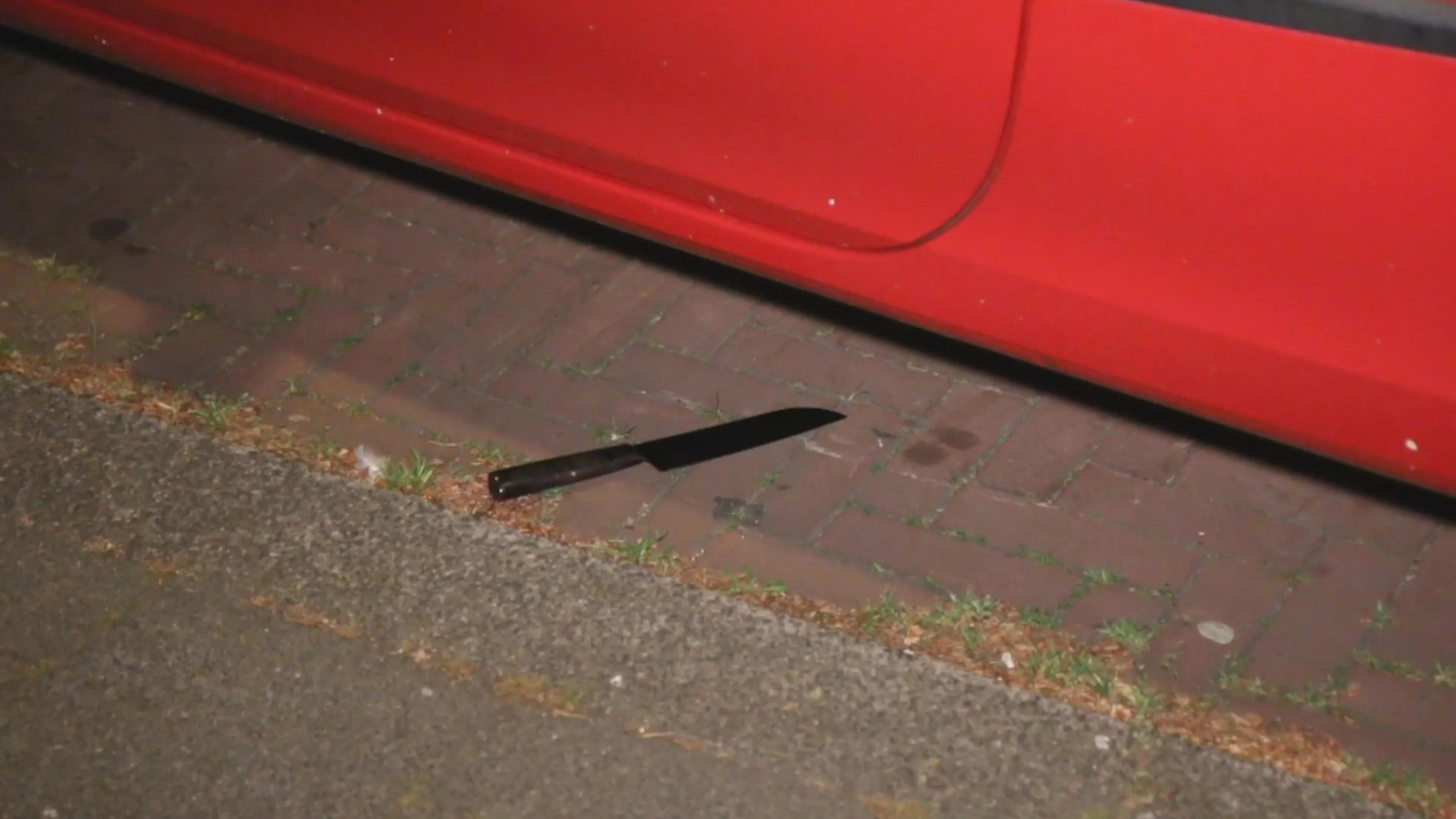 Twee mannen opgepakt na steekpartij Den Haag, messen op straat gedumpt