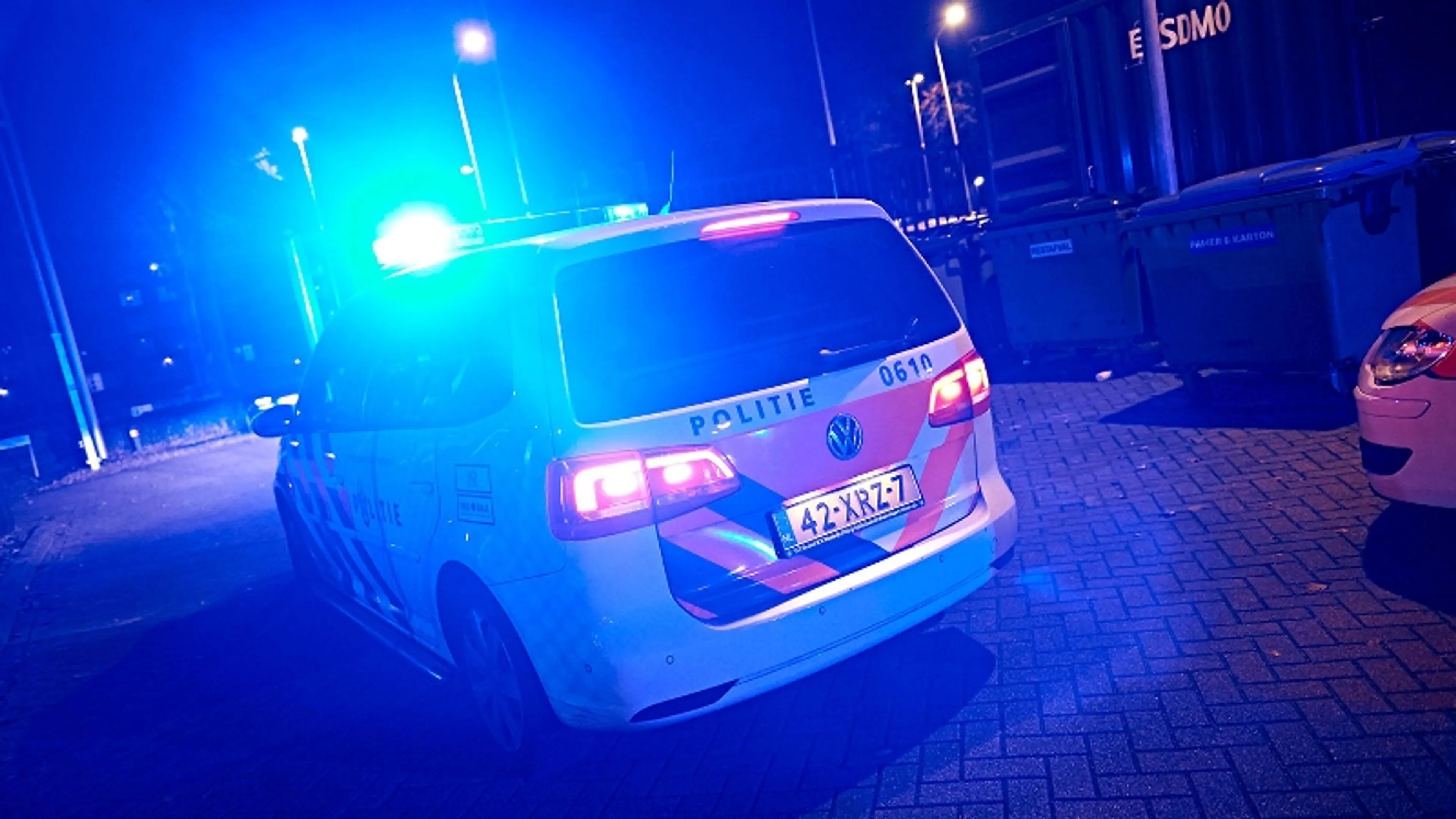 Nederlandse politieauto crasht na achtervolging over de grens