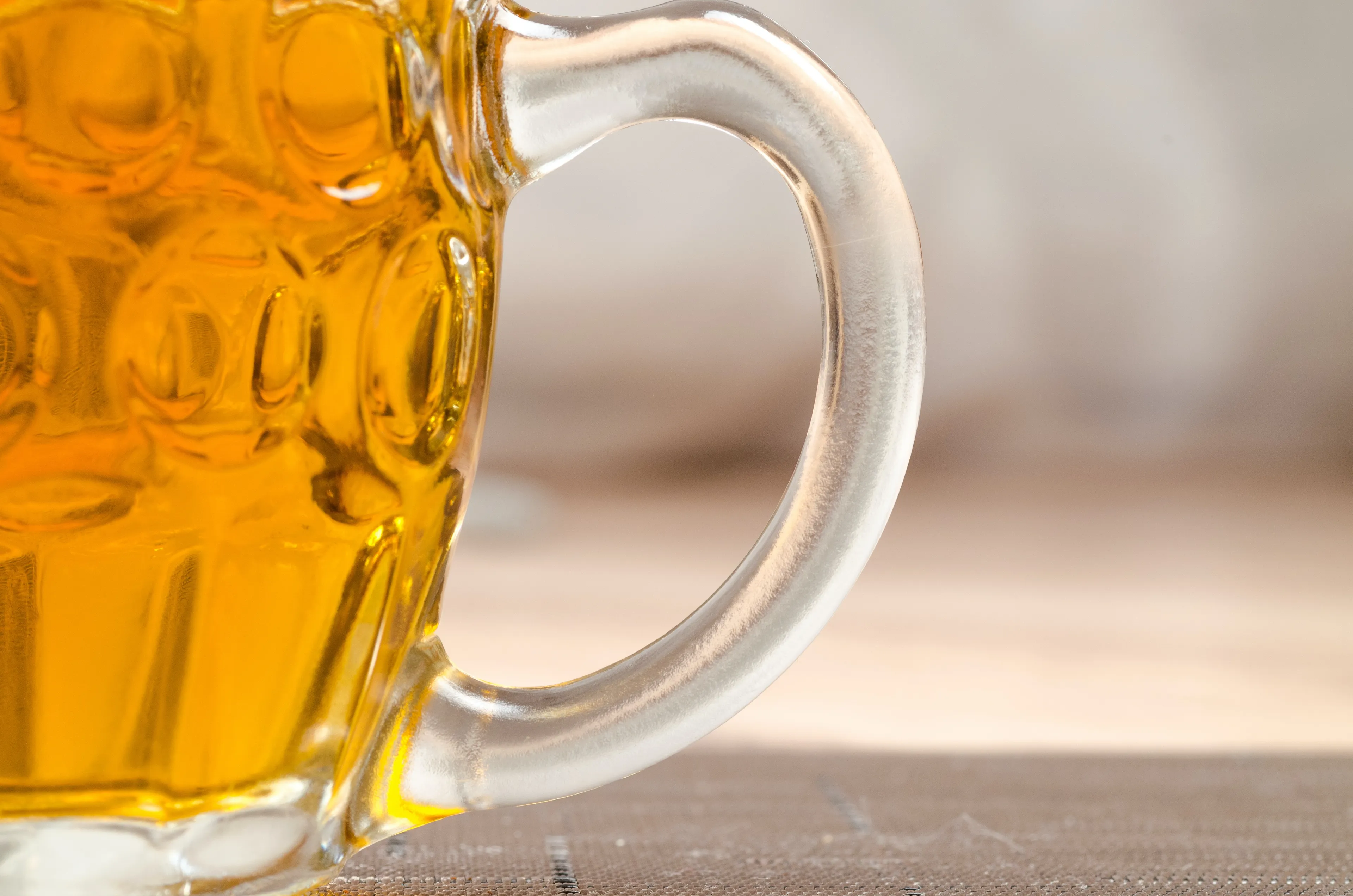 Ophef om Oktoberfest binnen Arnhemse gemeenteraad: 'Hossen en zuipen op kosten belastingbetaler'