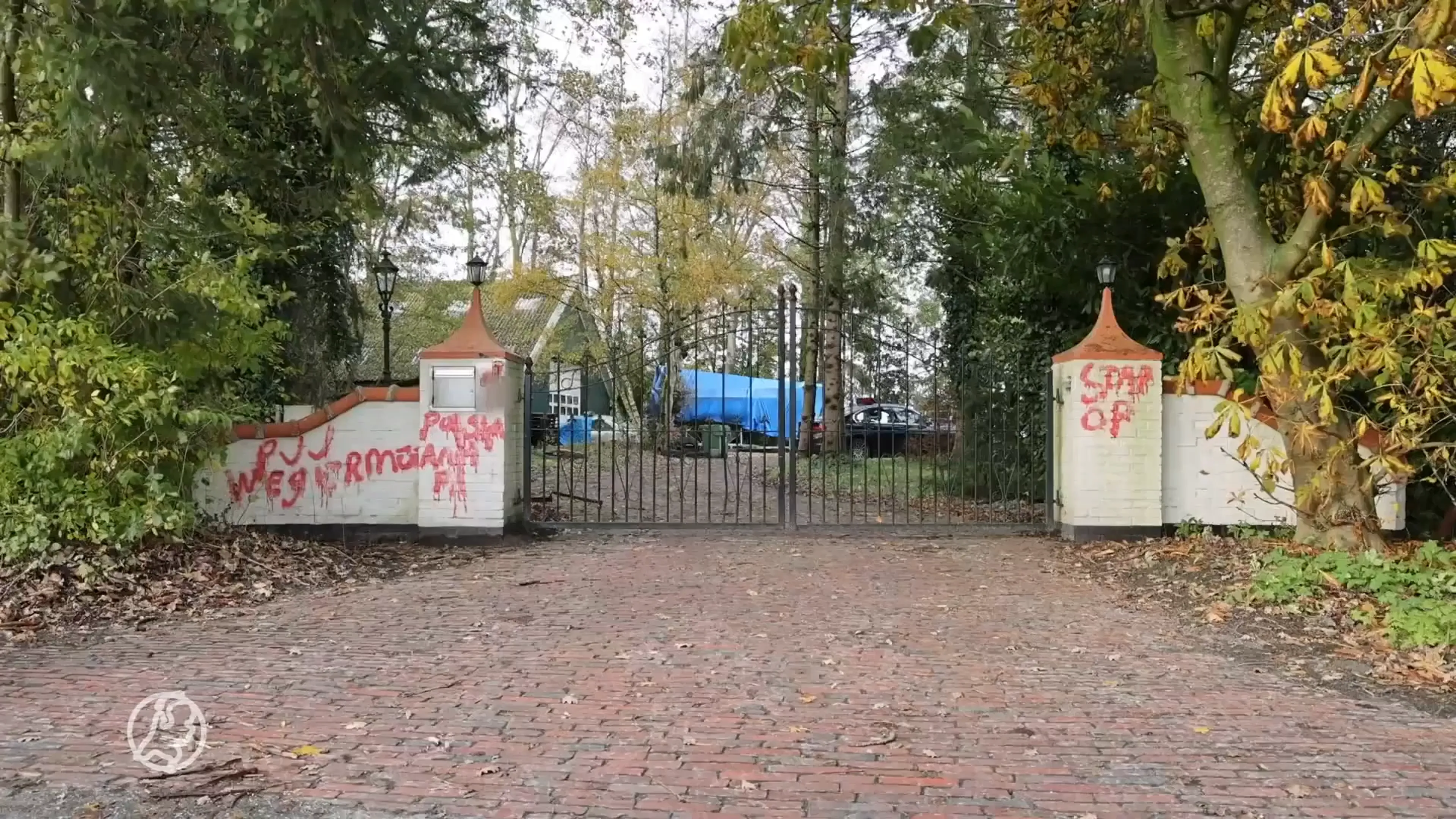 Woning Fries PVV-Statenlid beklad met rode verf: 'Stap op!'