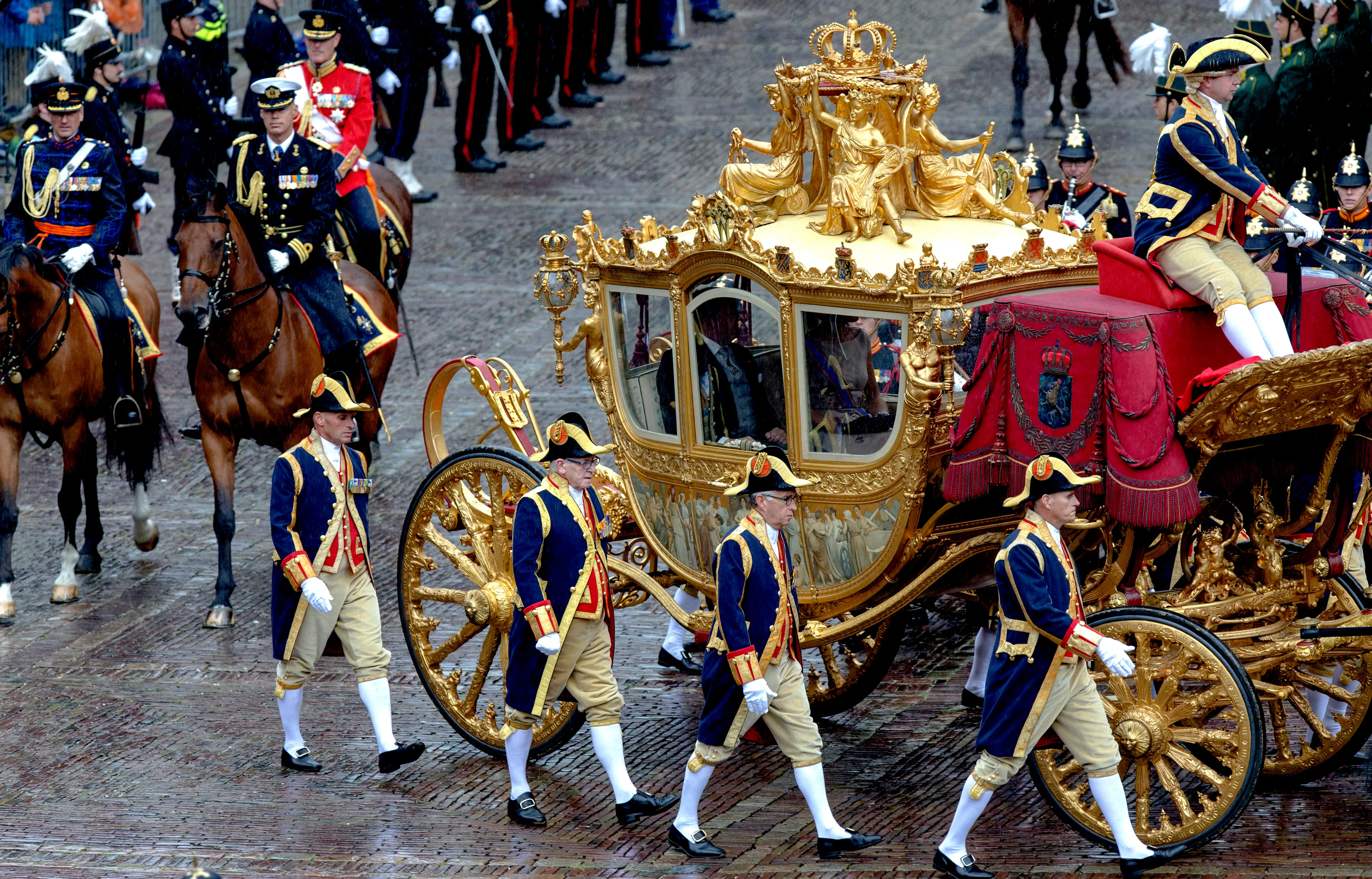 Koning moet belasting betalen, vinden Eerste en Tweede Kamer
