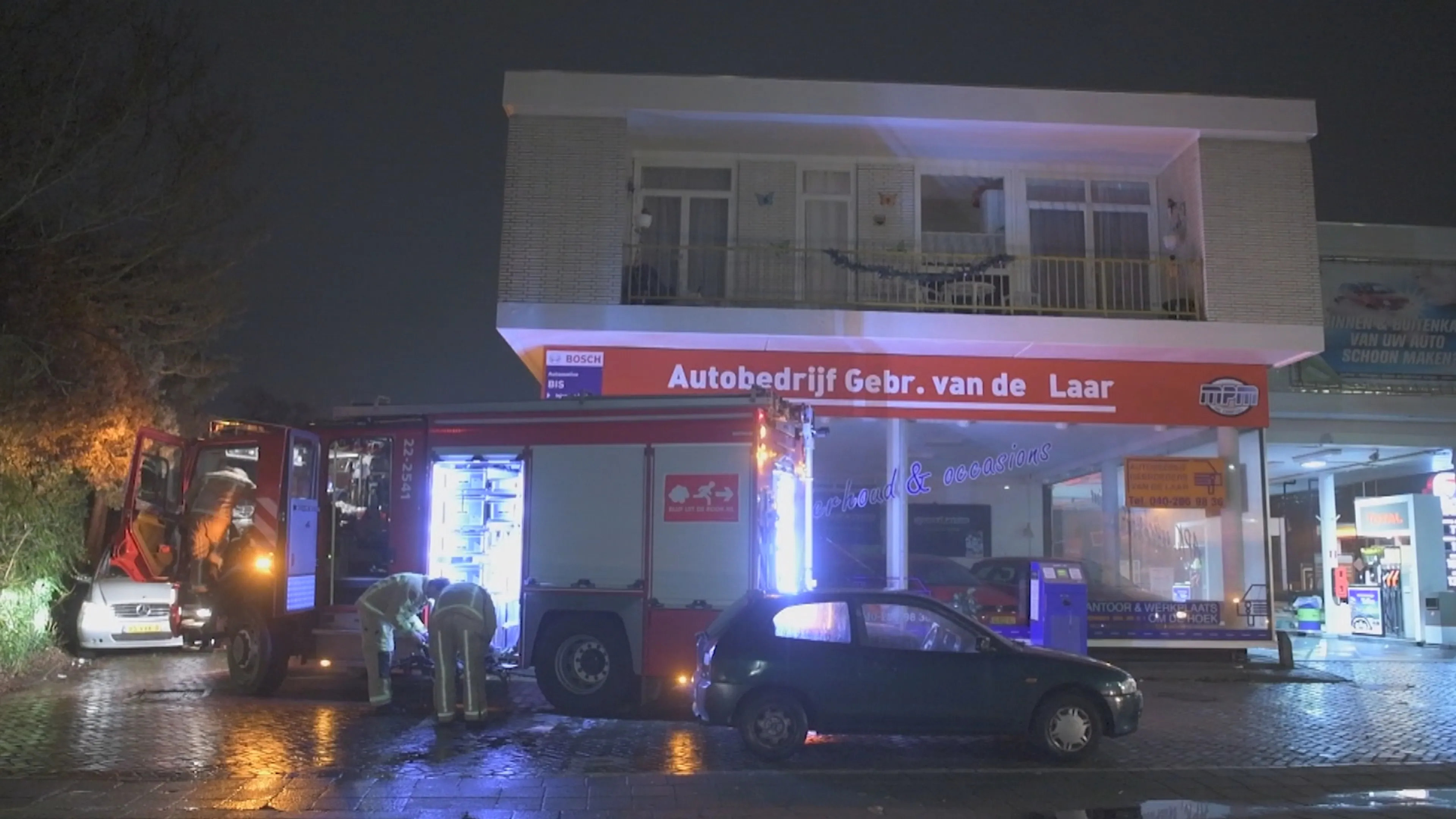 Meerdere woningen ontruimd door brand bij tankstation in Geldrop
