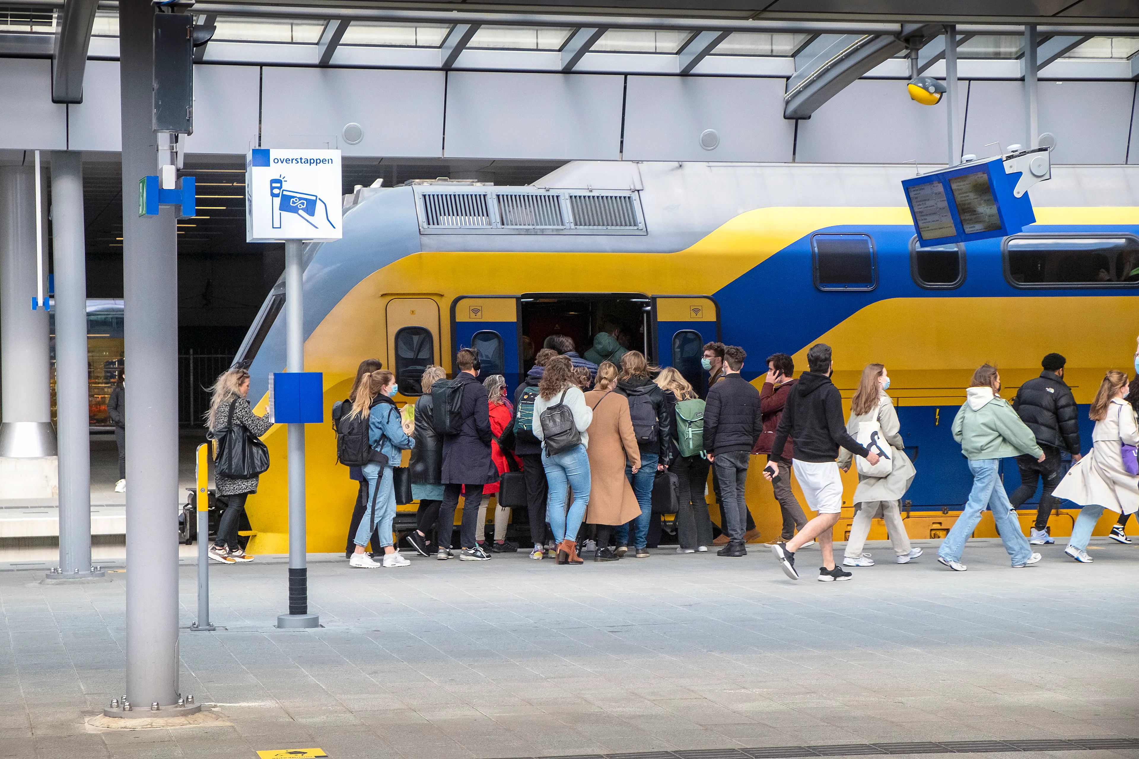 Reizigersorganisatie uit forse kritiek op NS: 'Te makkelijk gekozen voor schrappen van treinen'