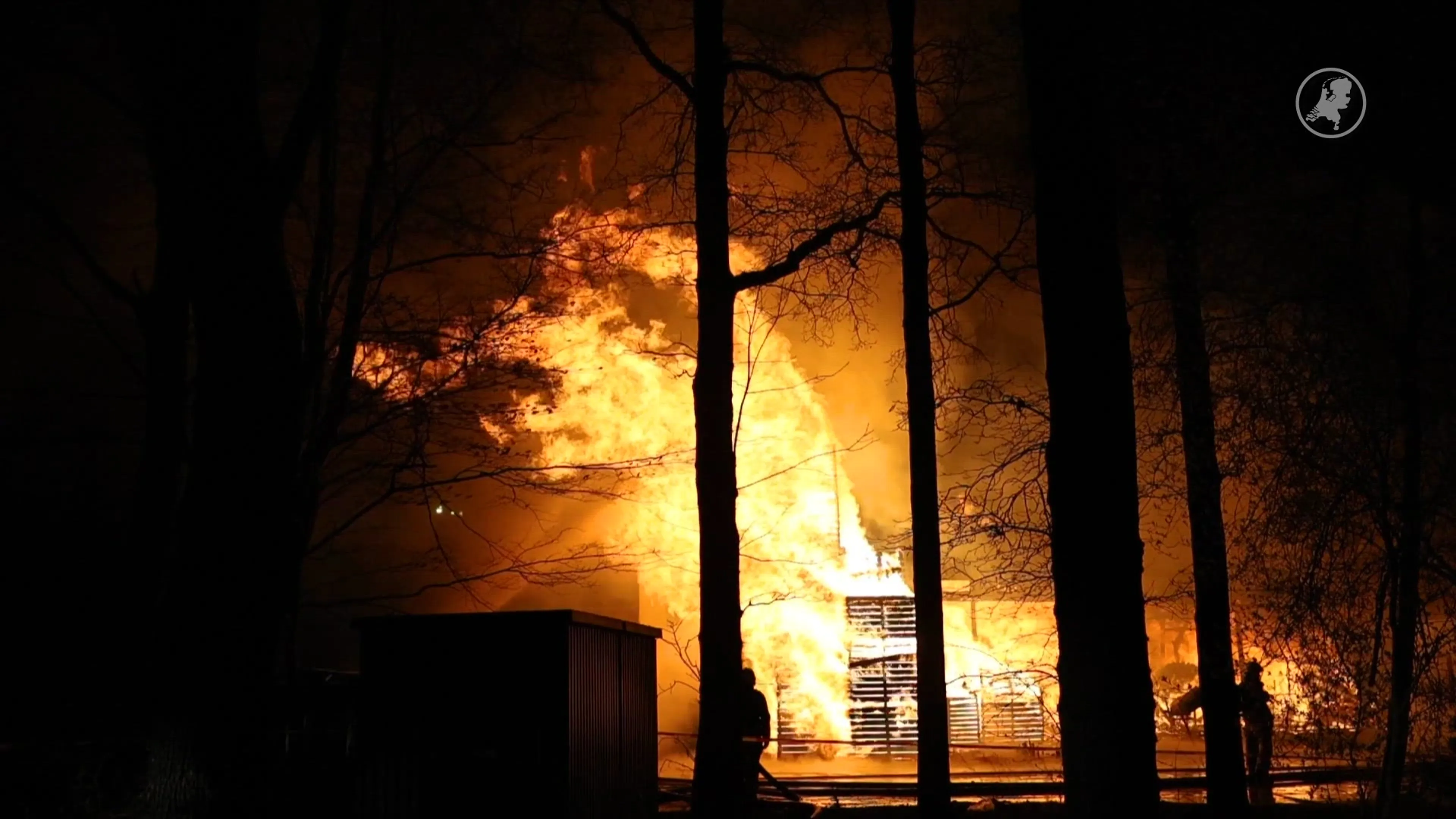 Twee schuren verloren bij nachtelijke brand in Rutten