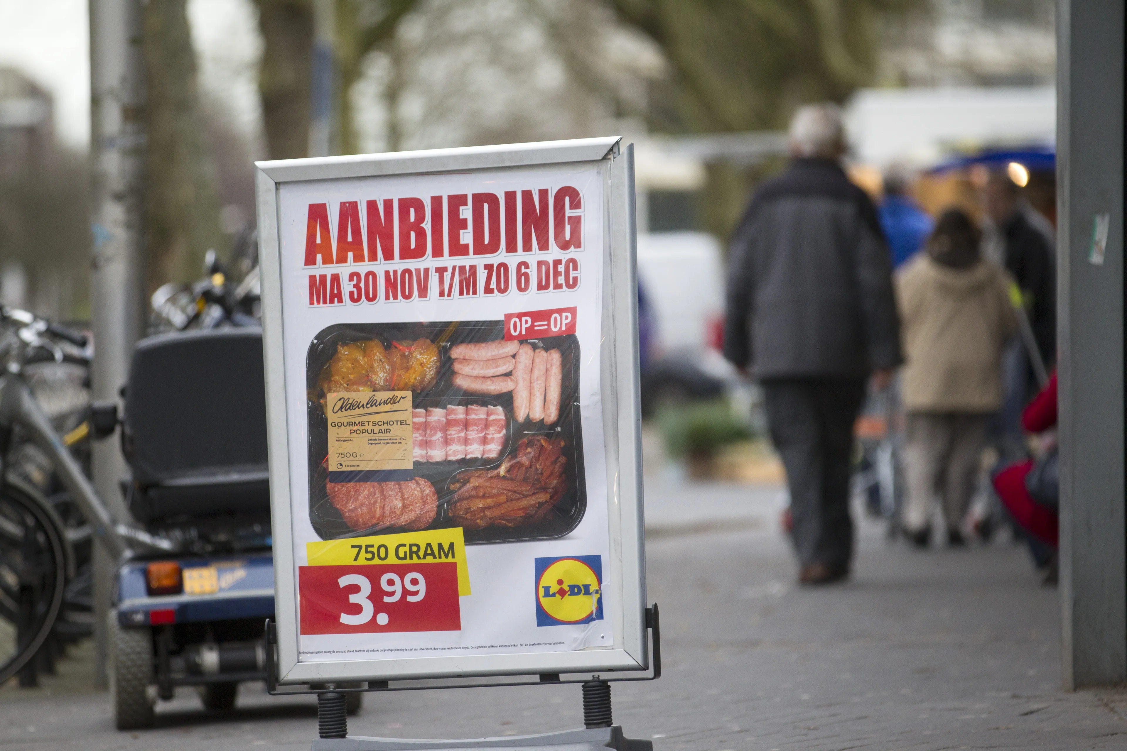 Jongeren: stop reclame voor vlees en vliegen om klimaatschade
