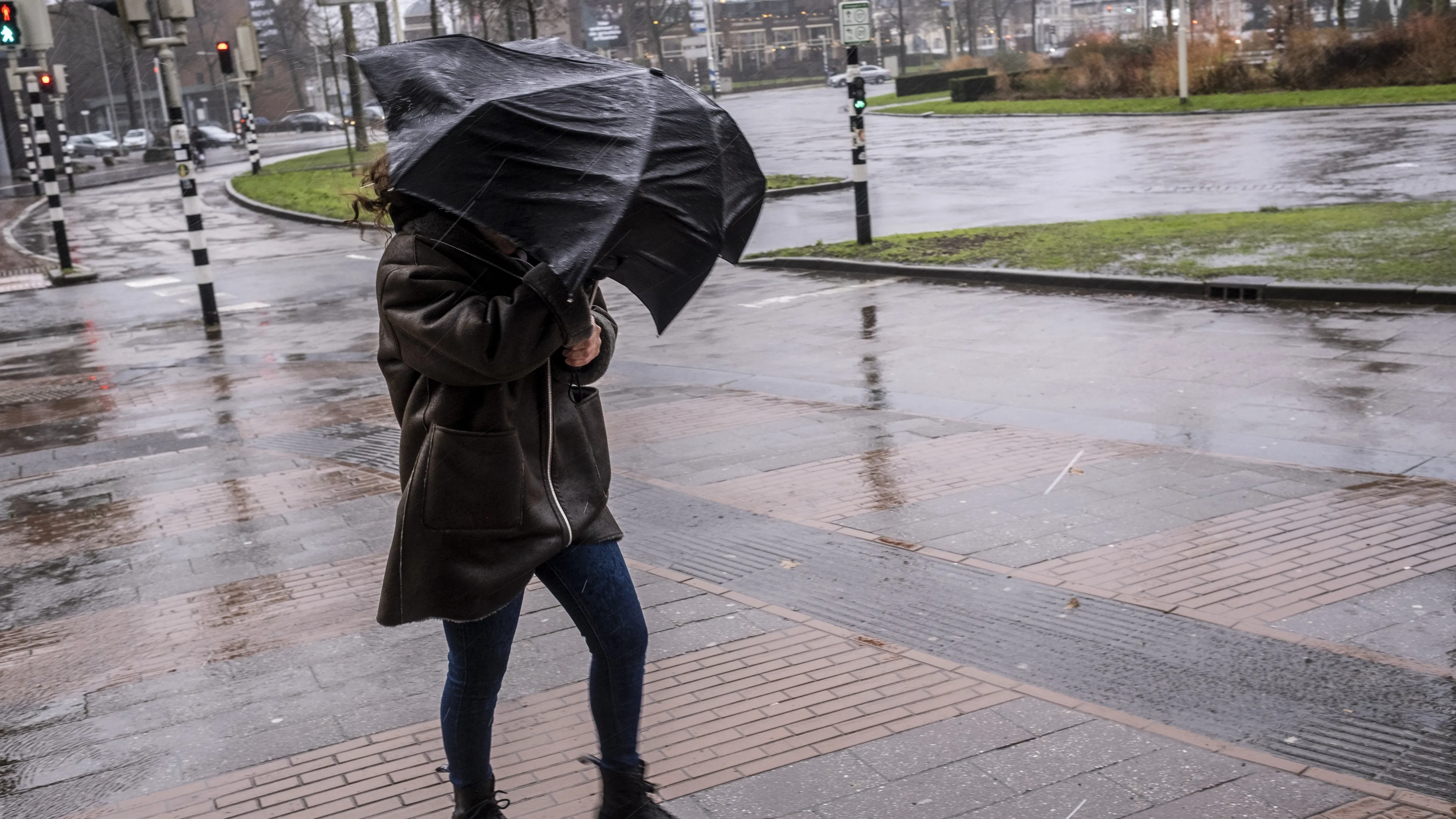 Komende dagen regen, hagel, onweer en veel wind verwacht, ook oudjaarsdag