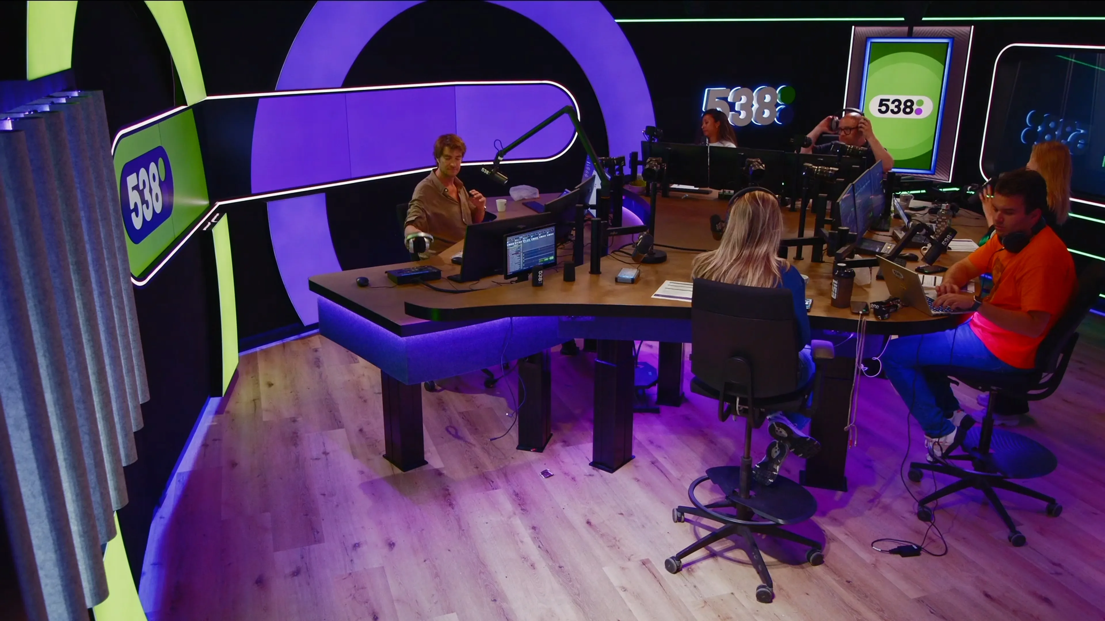 538 Middagshow reageert op uitgezaaide longkanker van Freek van zangduo Suzan & Freek