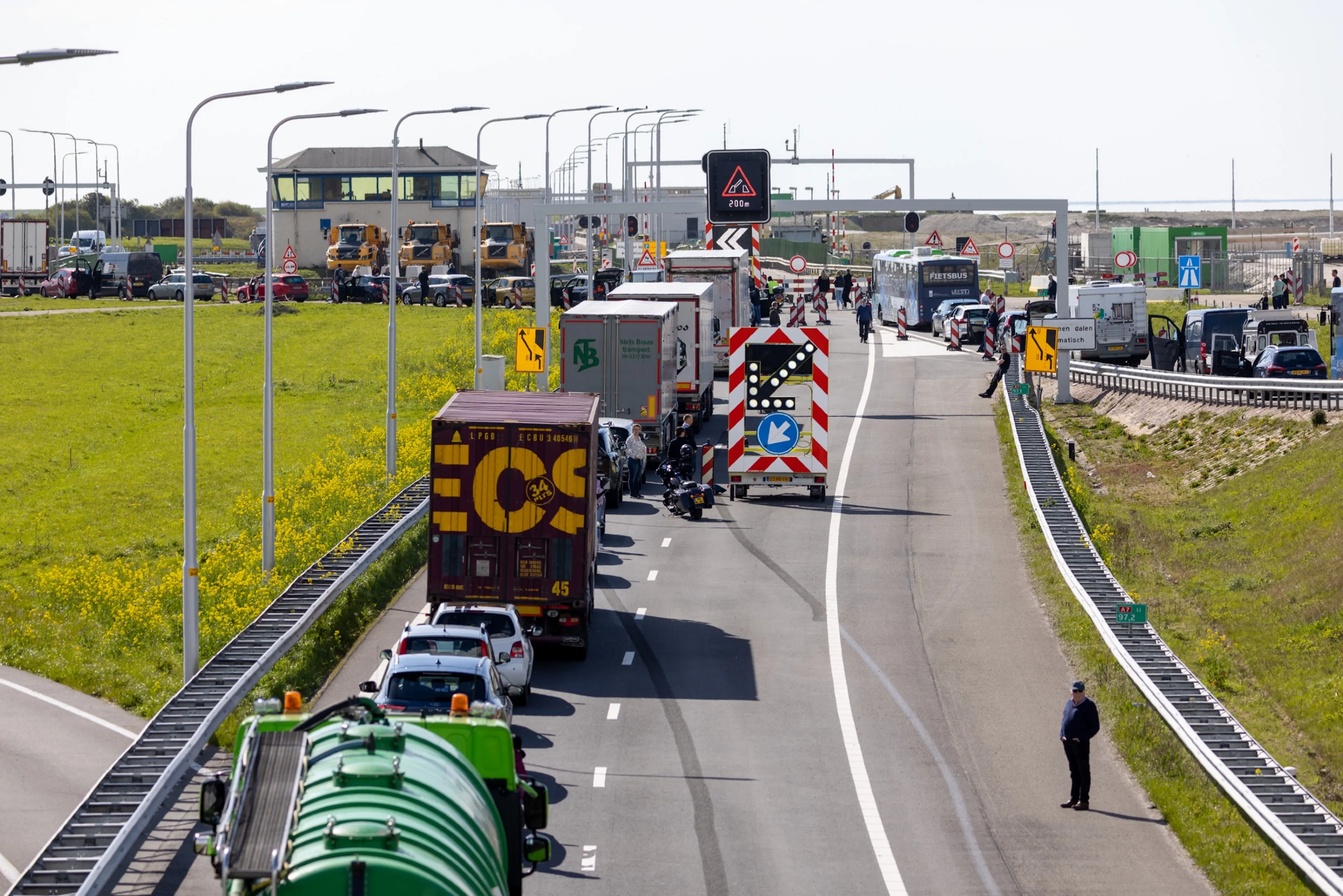 Afsluitdijk in beide richtingen kort dicht door storing
