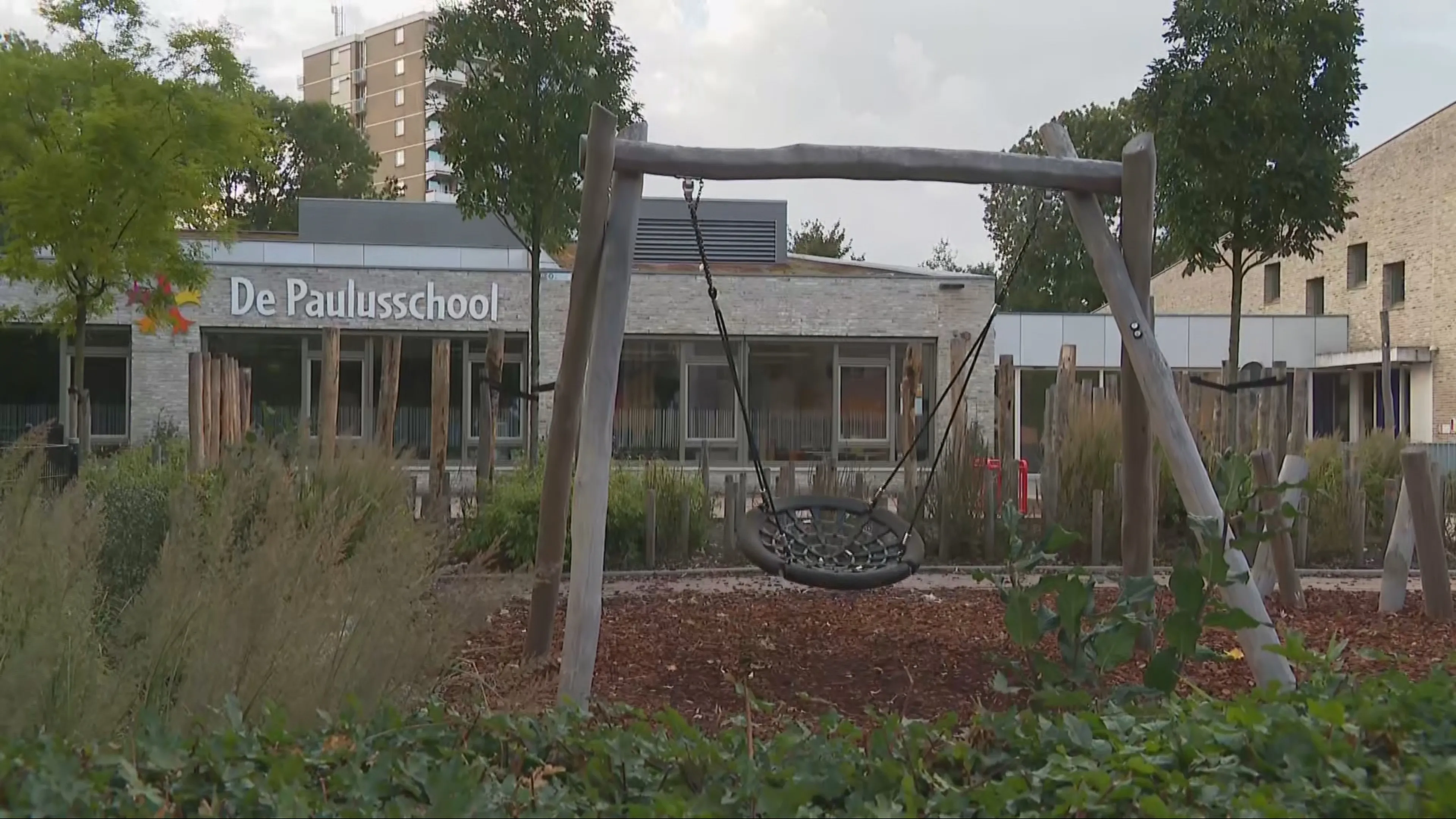 OM: 18 kinderen in beeld in zaak tegen conciërge Zoetermeer