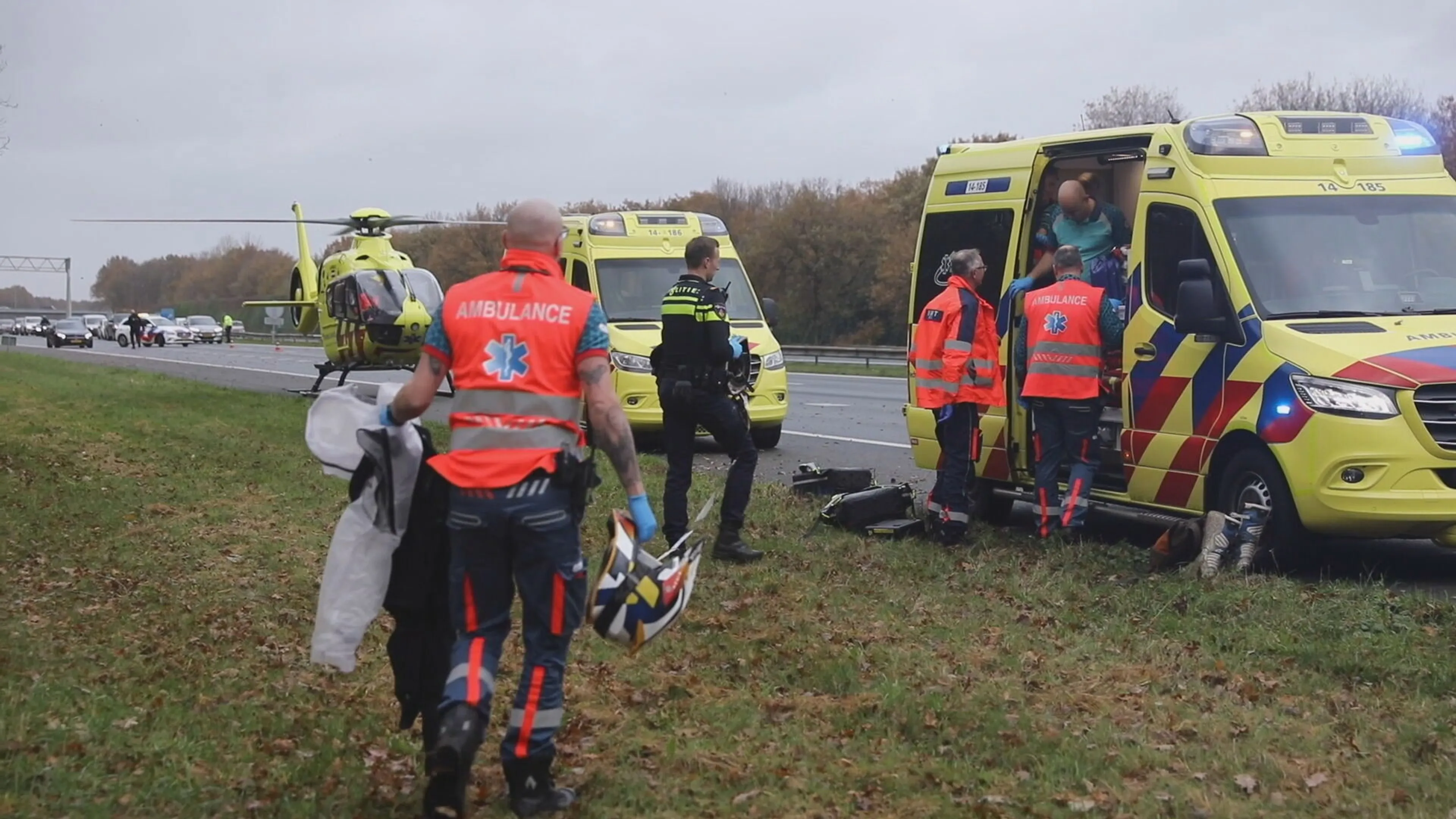 Motorcrosser gewond na flinke klap, zag mogelijk sloot over het hoofd
