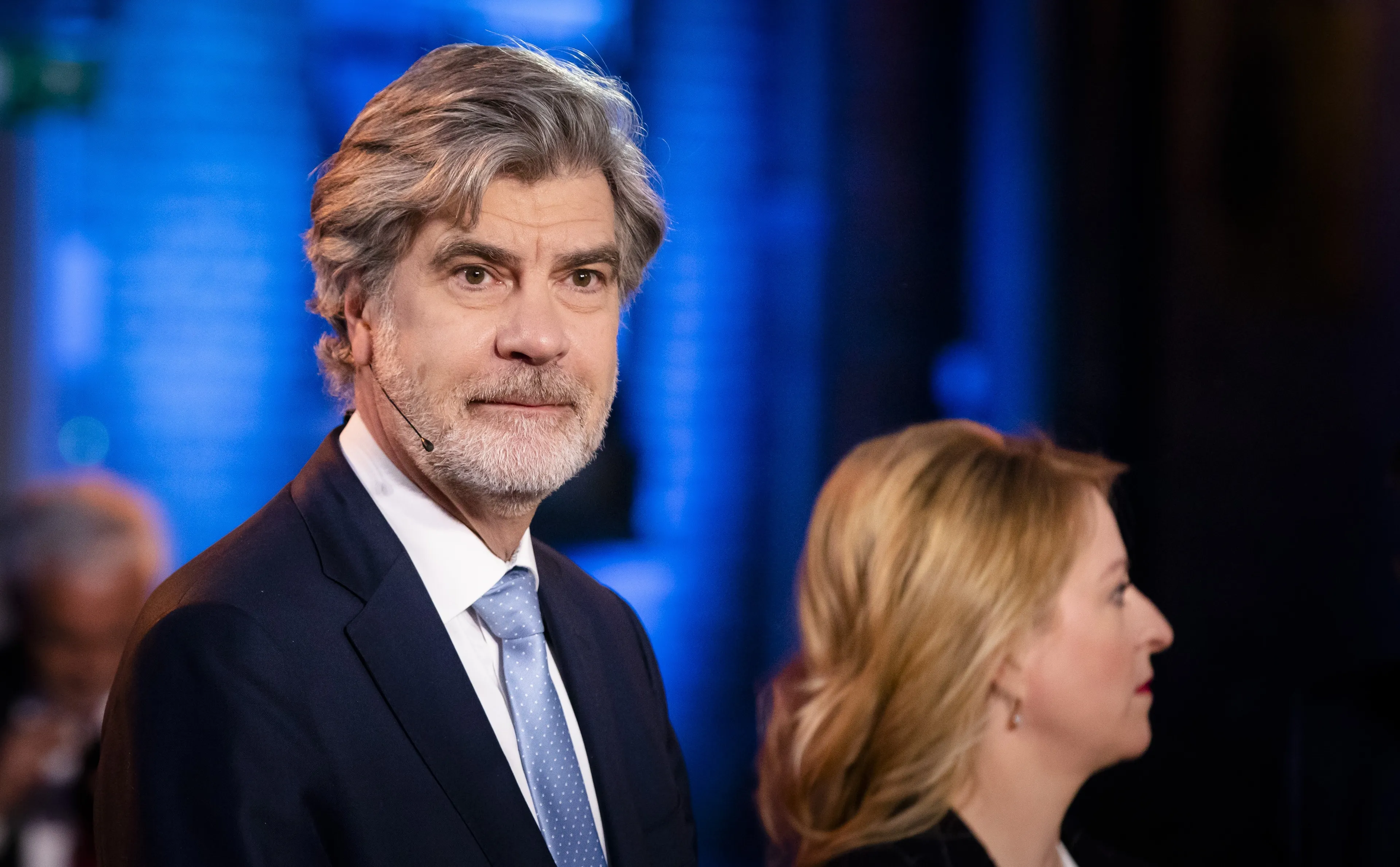 Politie doorzoekt woning en kantoor medewerker van FVD-Europarlementariër De Graaff