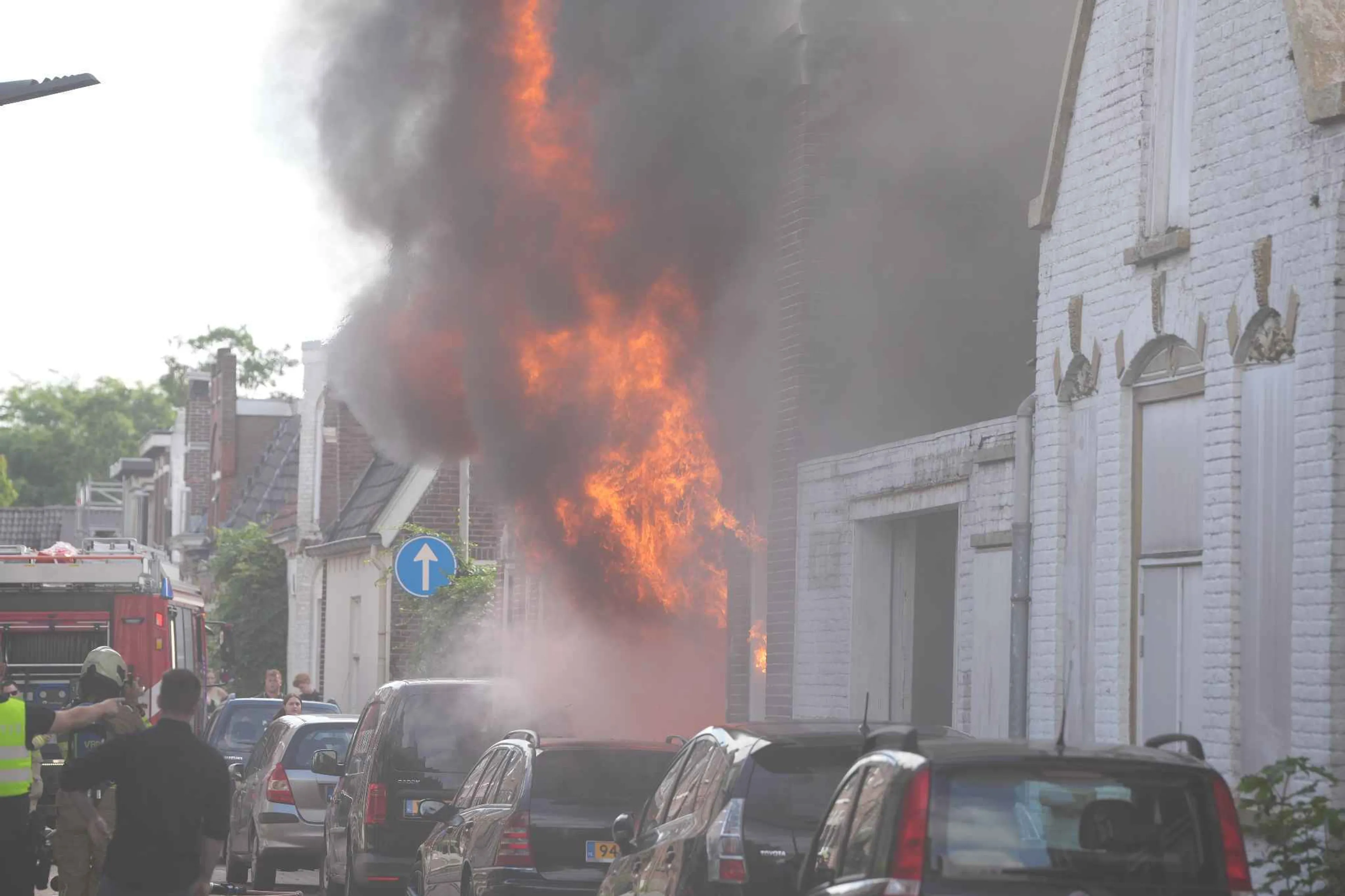 Grote brand in centrum Meppel onder controle, delen pand gesloopt