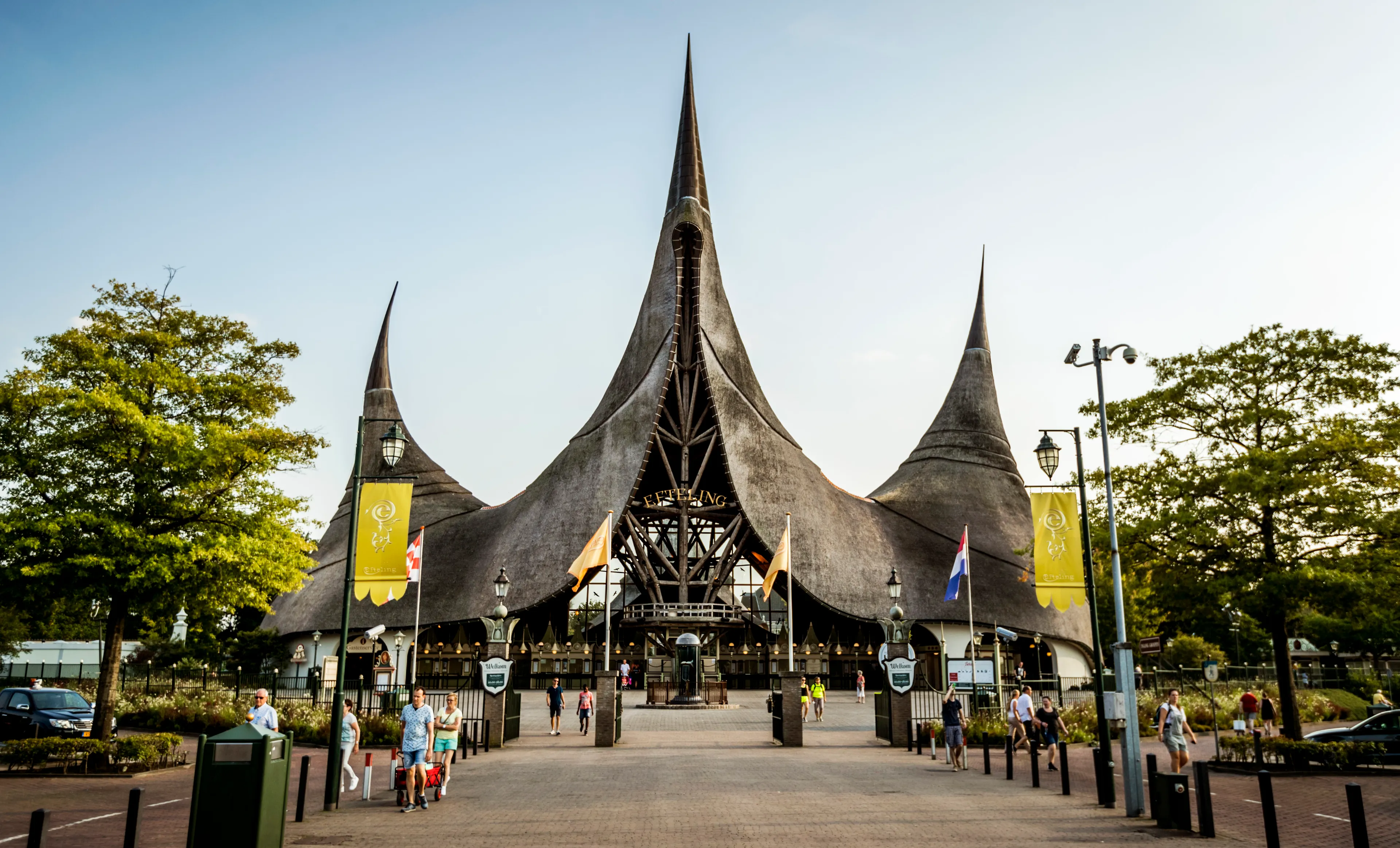 Groep jongeren uit Efteling gezet: 'Scholden bezoekers uit'