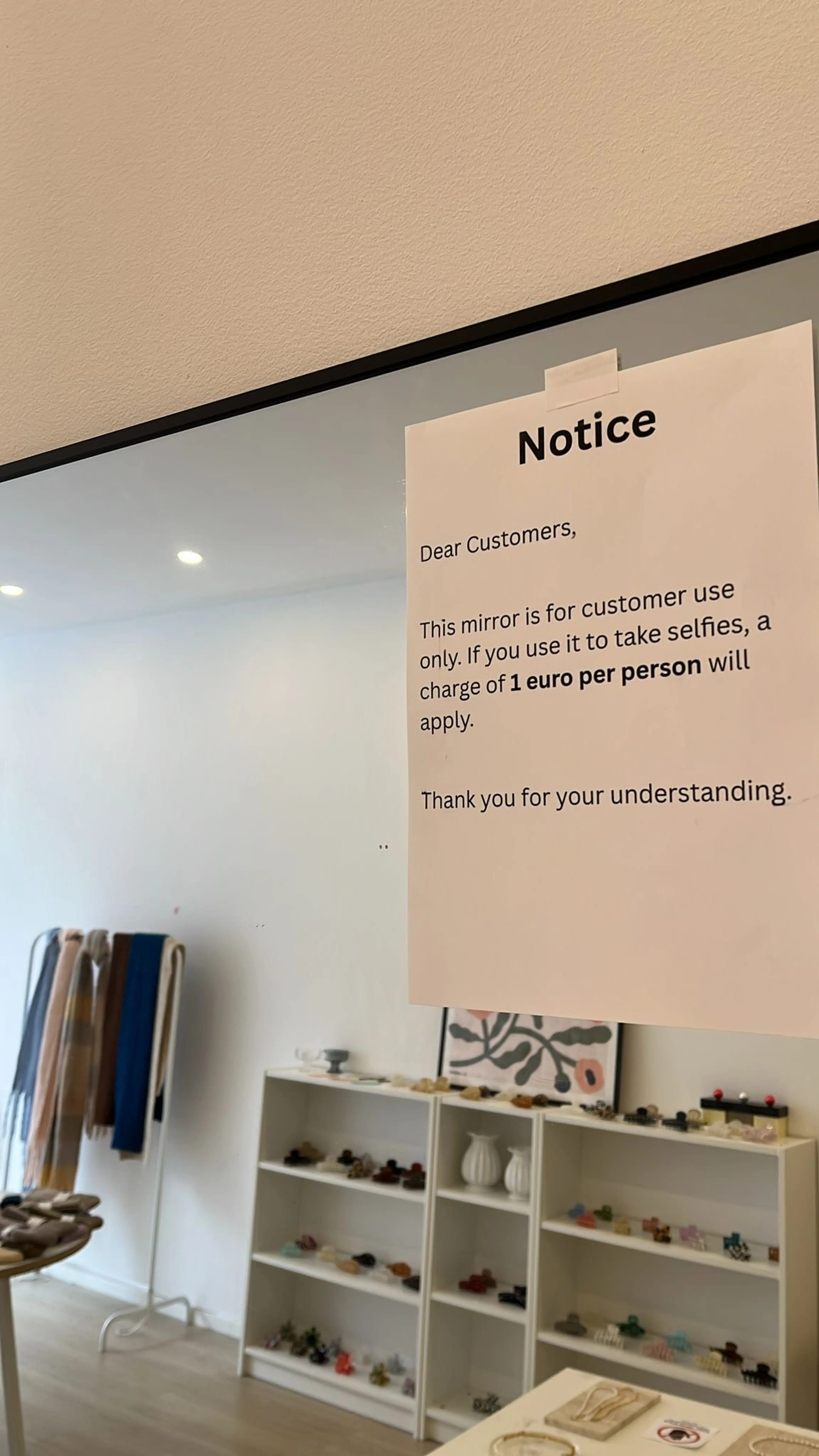 Bij deze sieradenwinkel in Amsterdam betaal je een 'selfietoeslag'