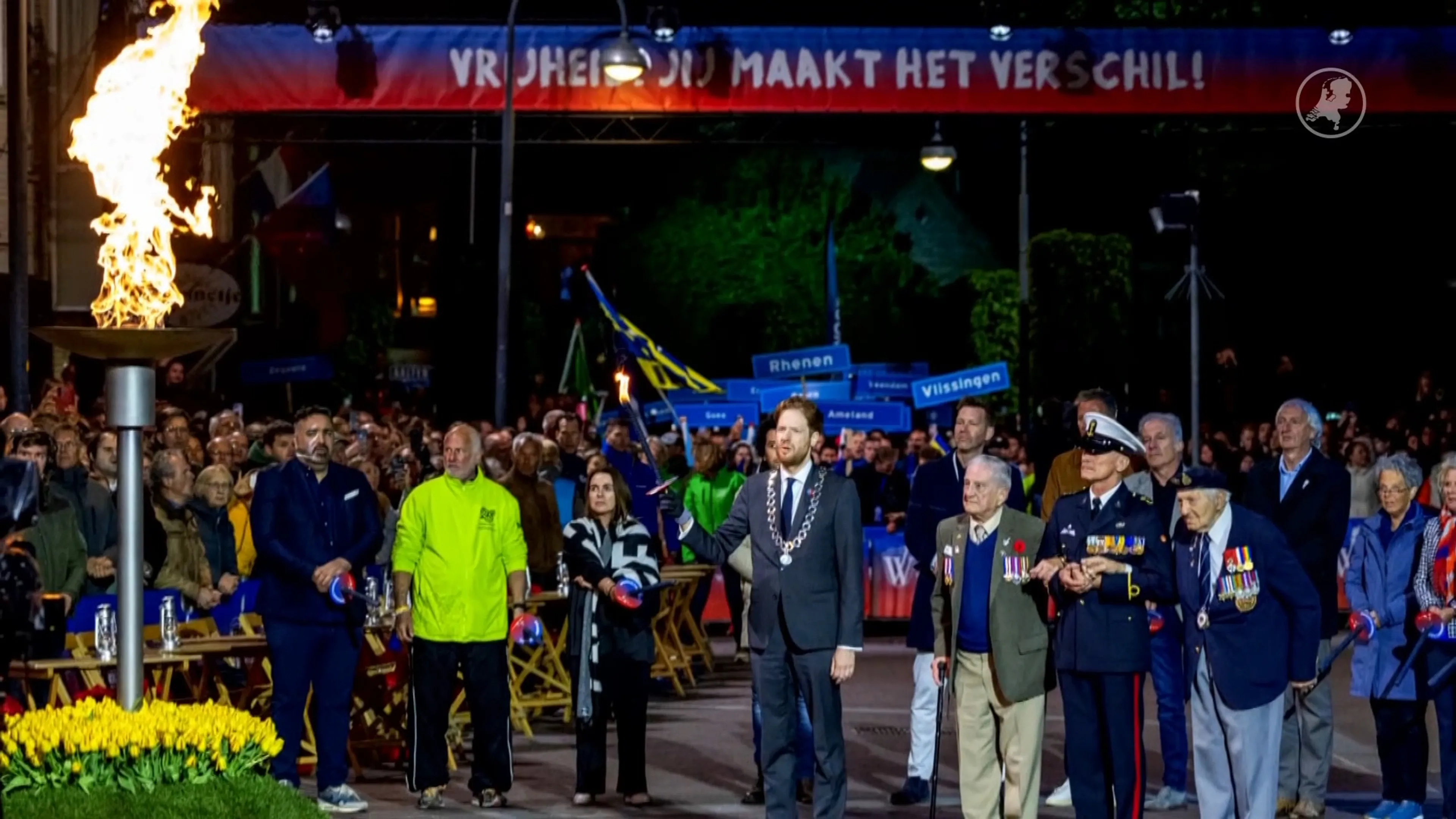 WO II-veteranen (100 en 101) ontsteken bevrijdingsvuur Wageningen