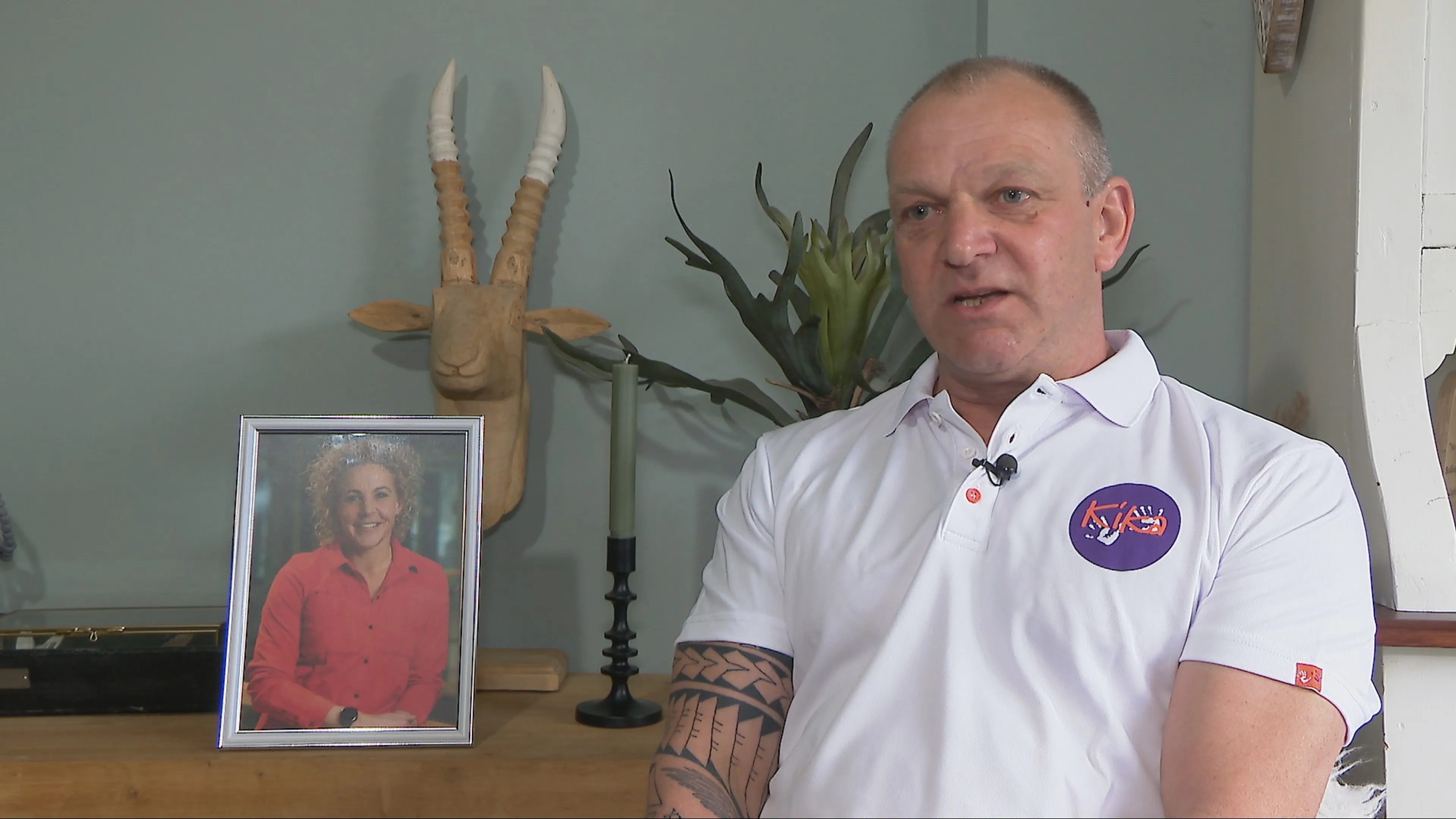 Theo (55) loopt zesde wereldmarathon als eerbetoon aan overleden partner