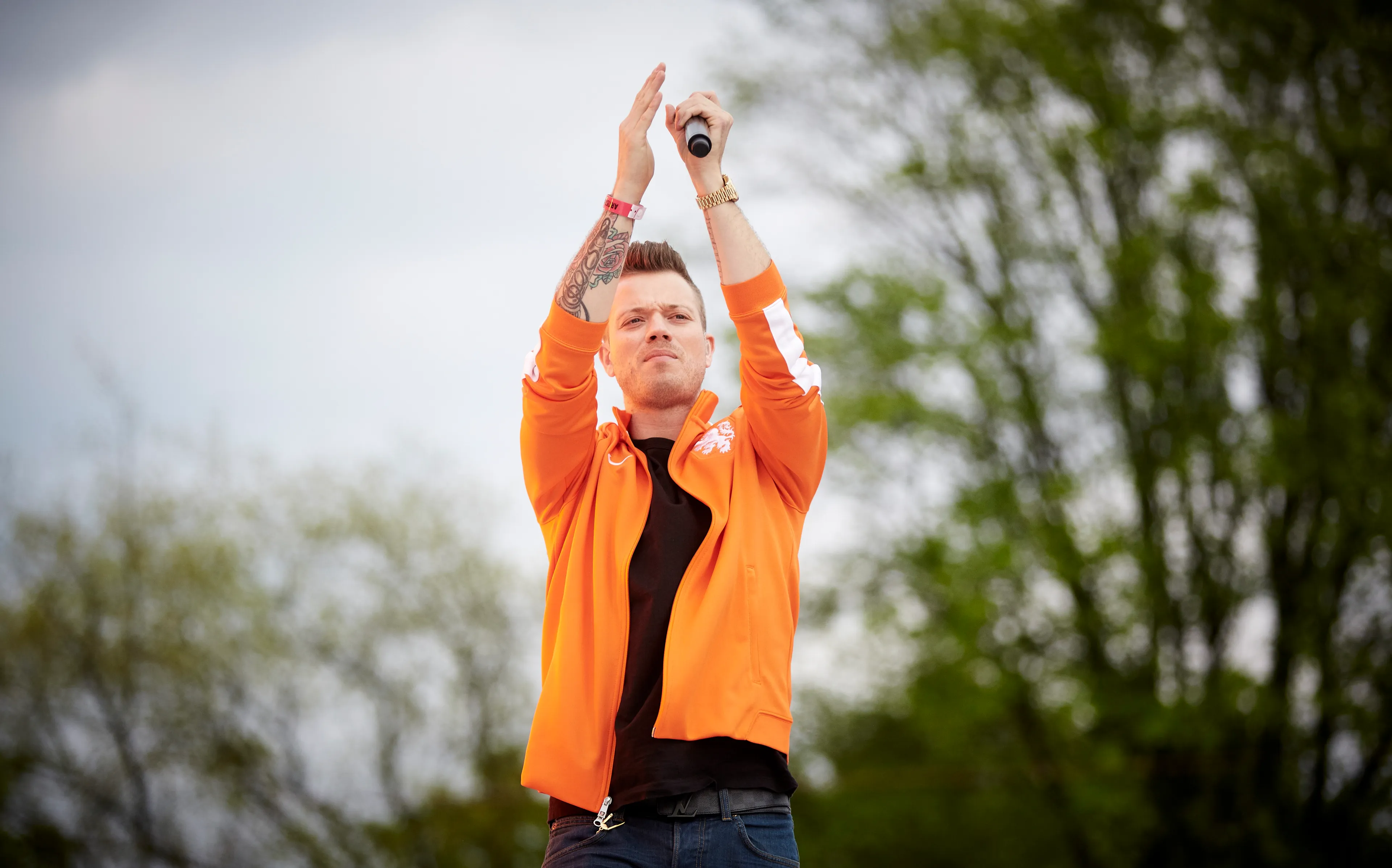 Fans woest op rapper Gers Pardoel om coronatweet