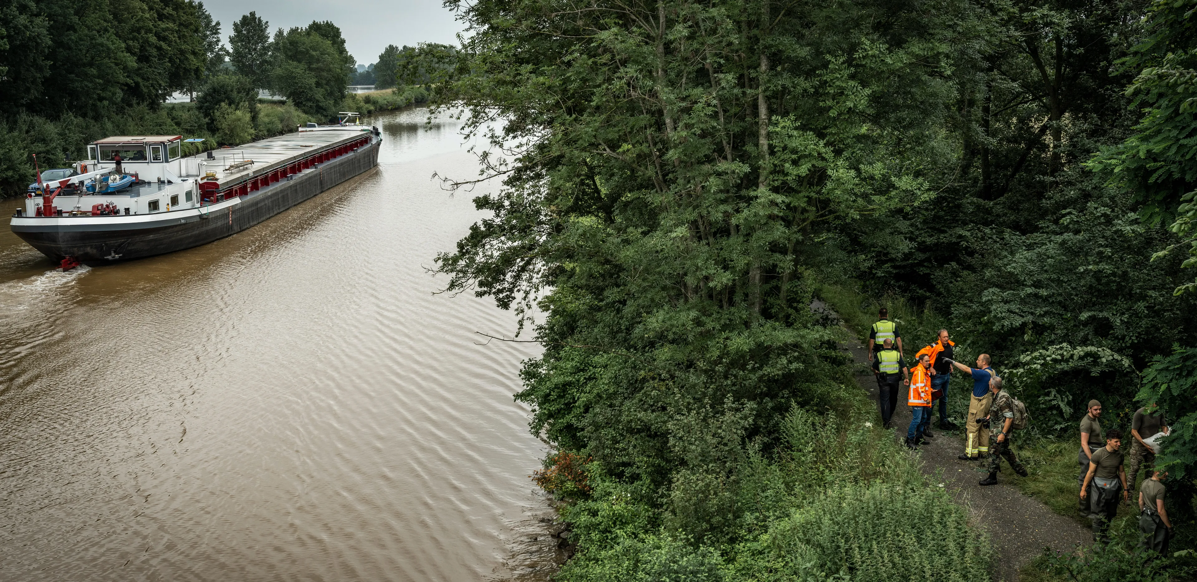 Dijk bij Limburgse Bunde die lek was tijdens de watersnood... was niet lek