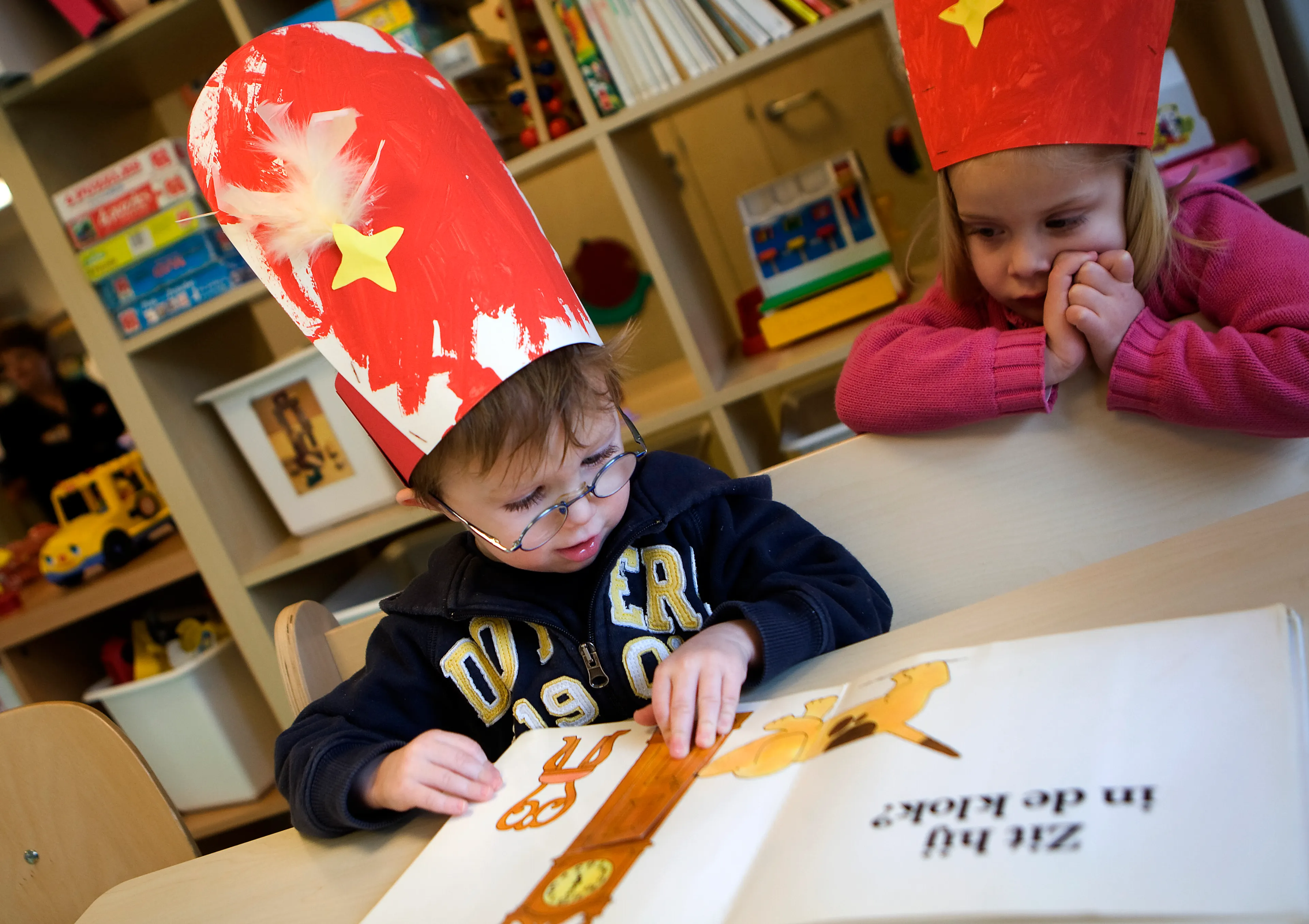 Bibliotheken verwijderen op grote schaal boeken met Zwarte Piet